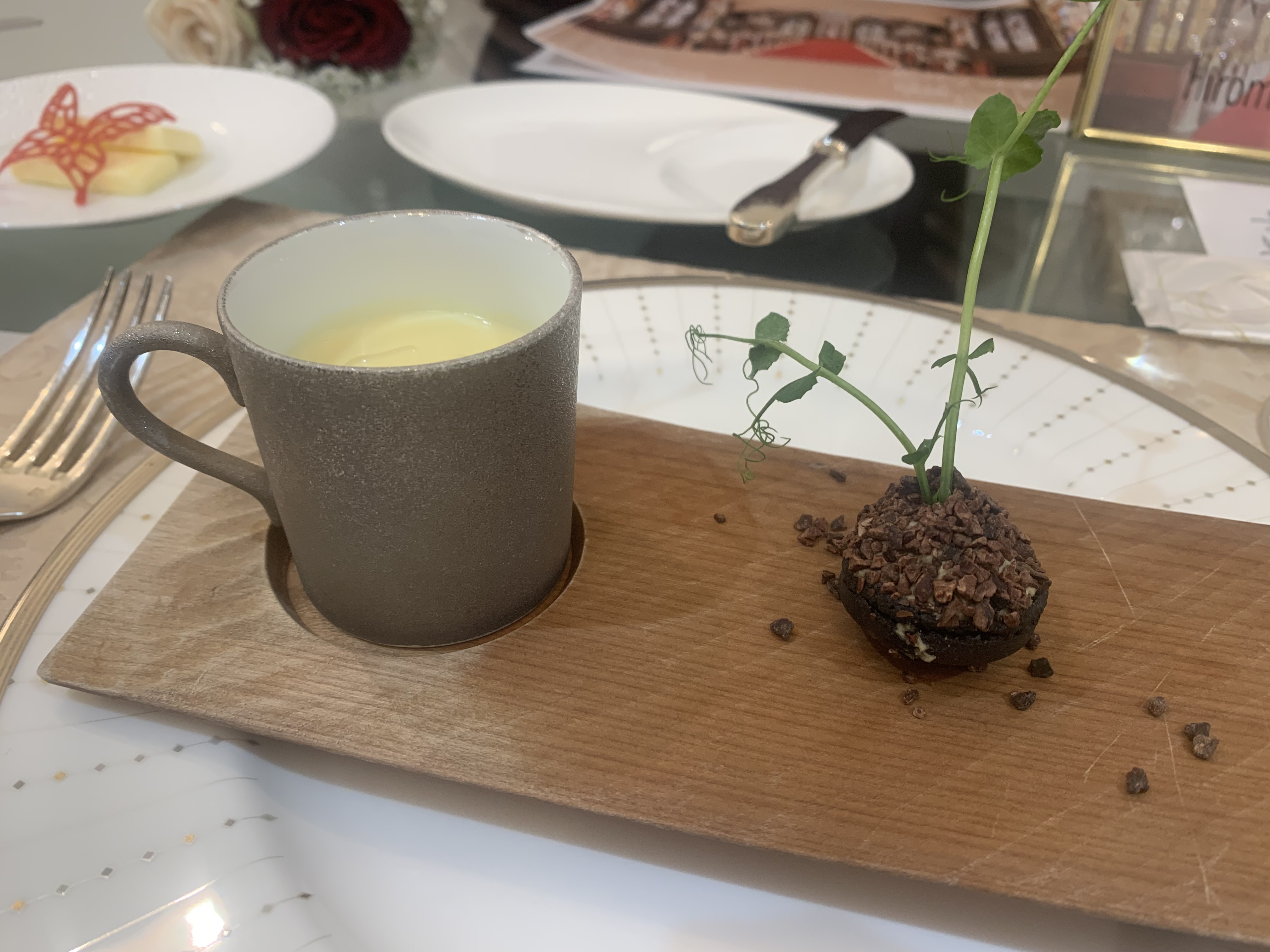 セント・ラファエロチャペル御堂筋