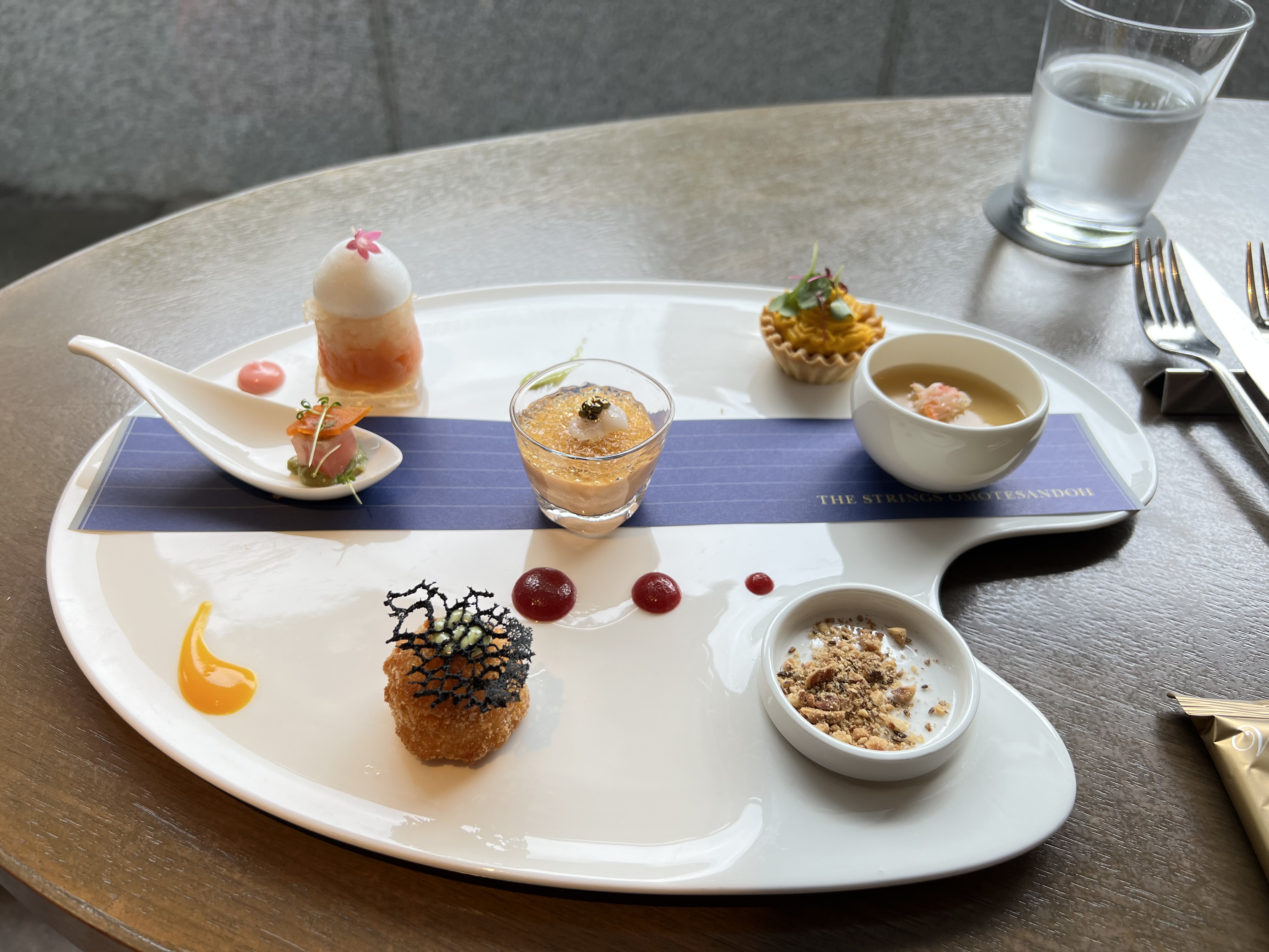 ザ ストリングス表参道