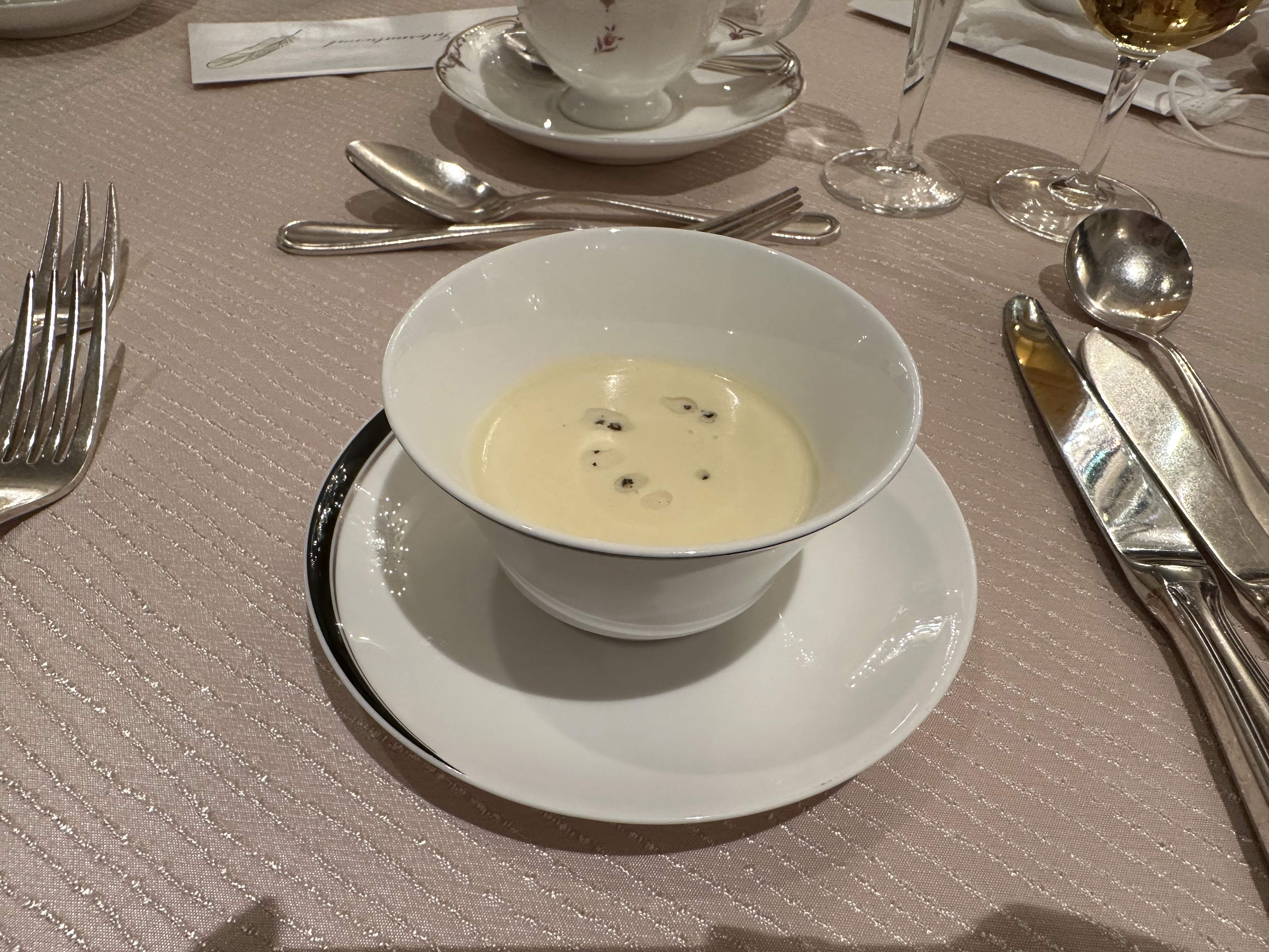 セント・ラファエロチャペル御堂筋