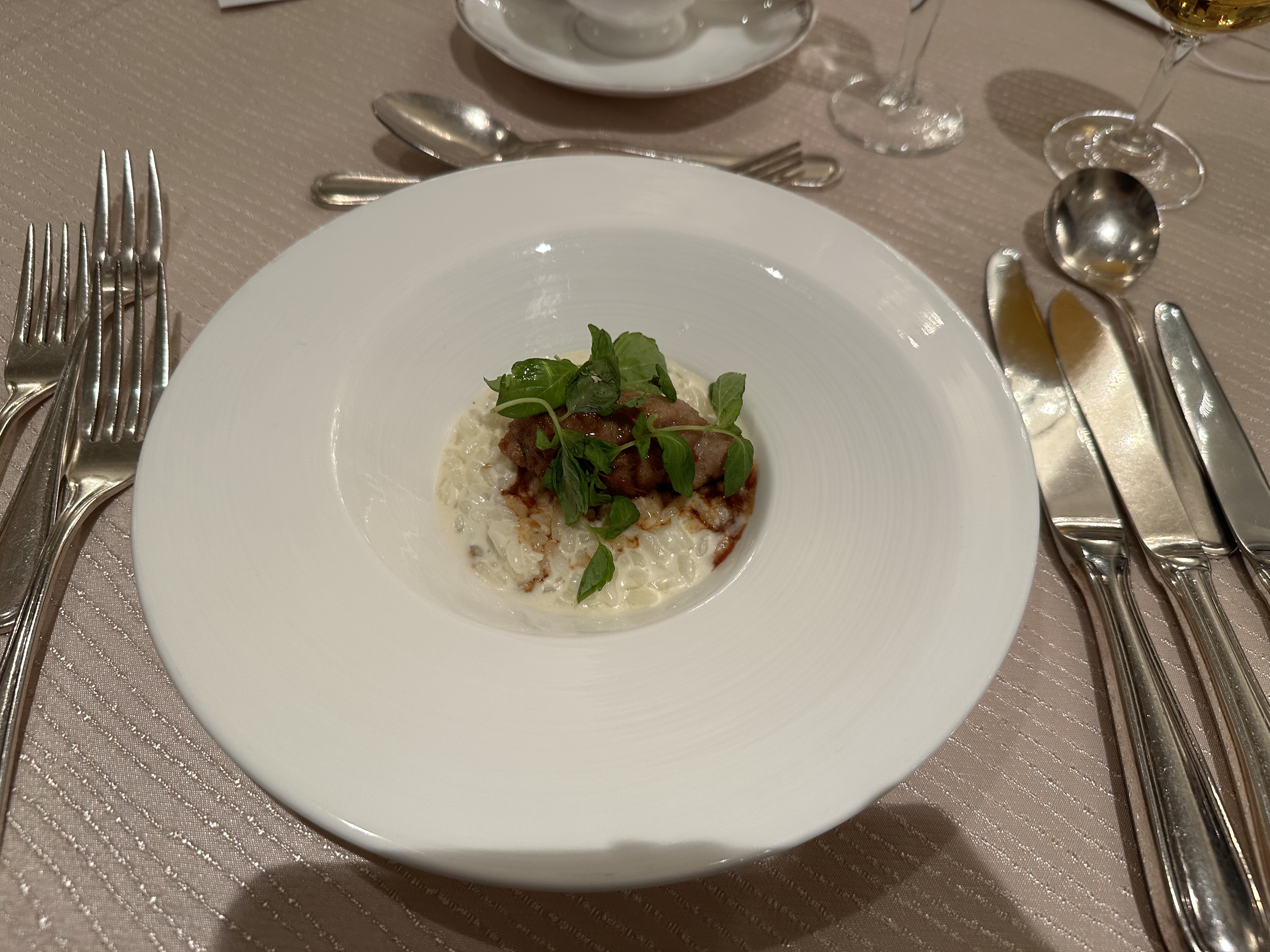 セント・ラファエロチャペル御堂筋