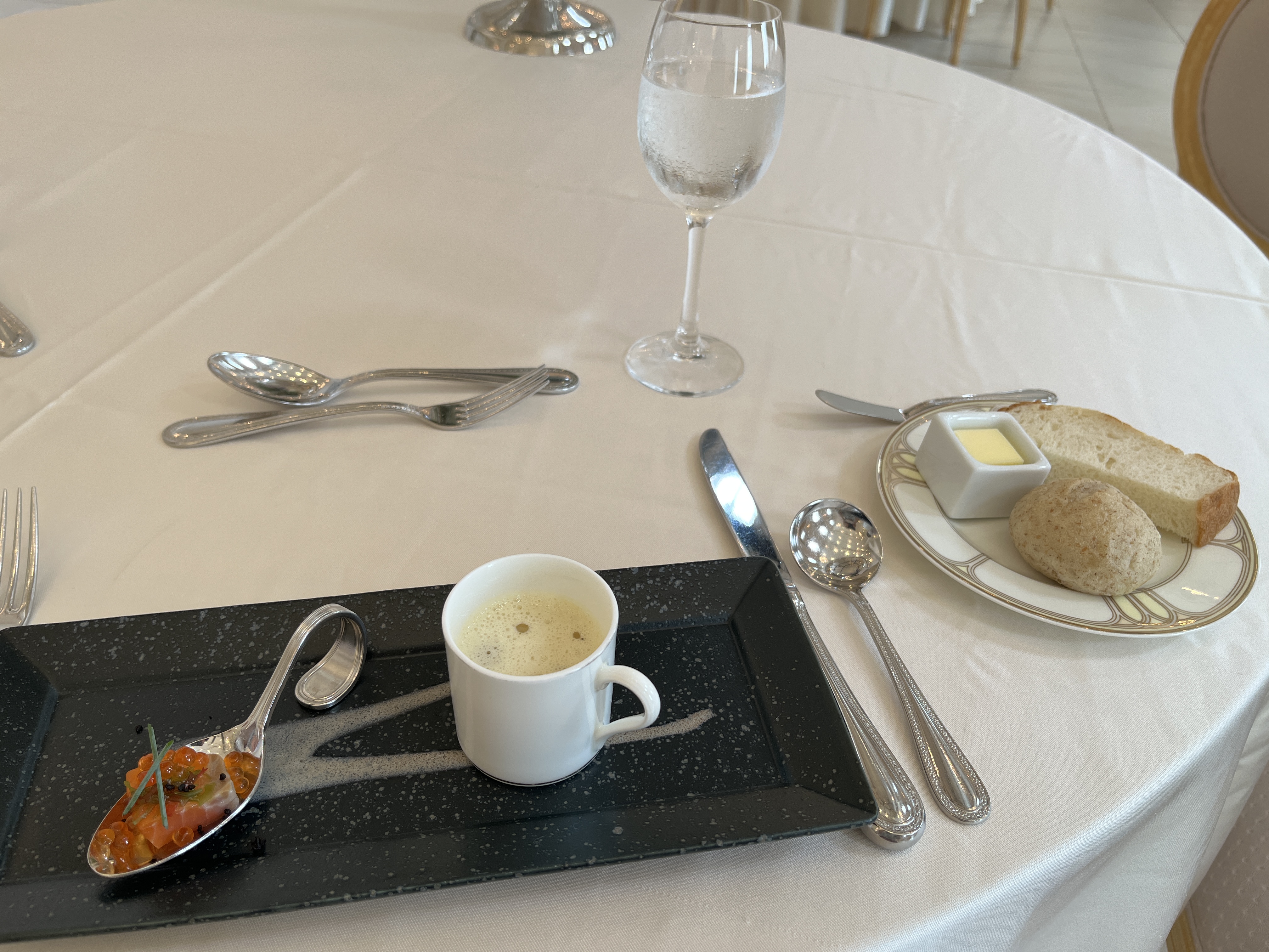 18 (アンウィット) Produced by Casa d' Angela