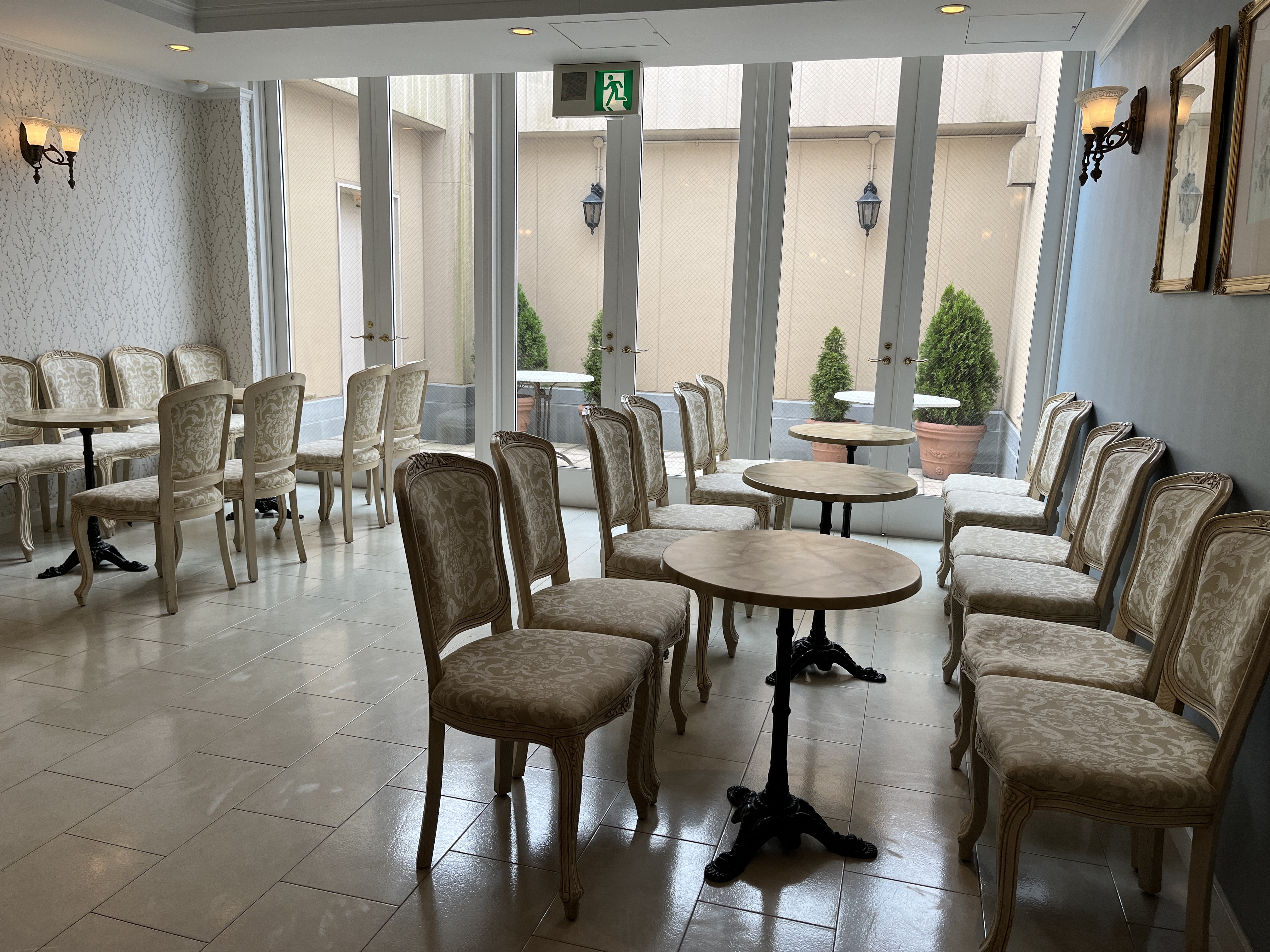 18 (アンウィット) Produced by Casa d' Angela