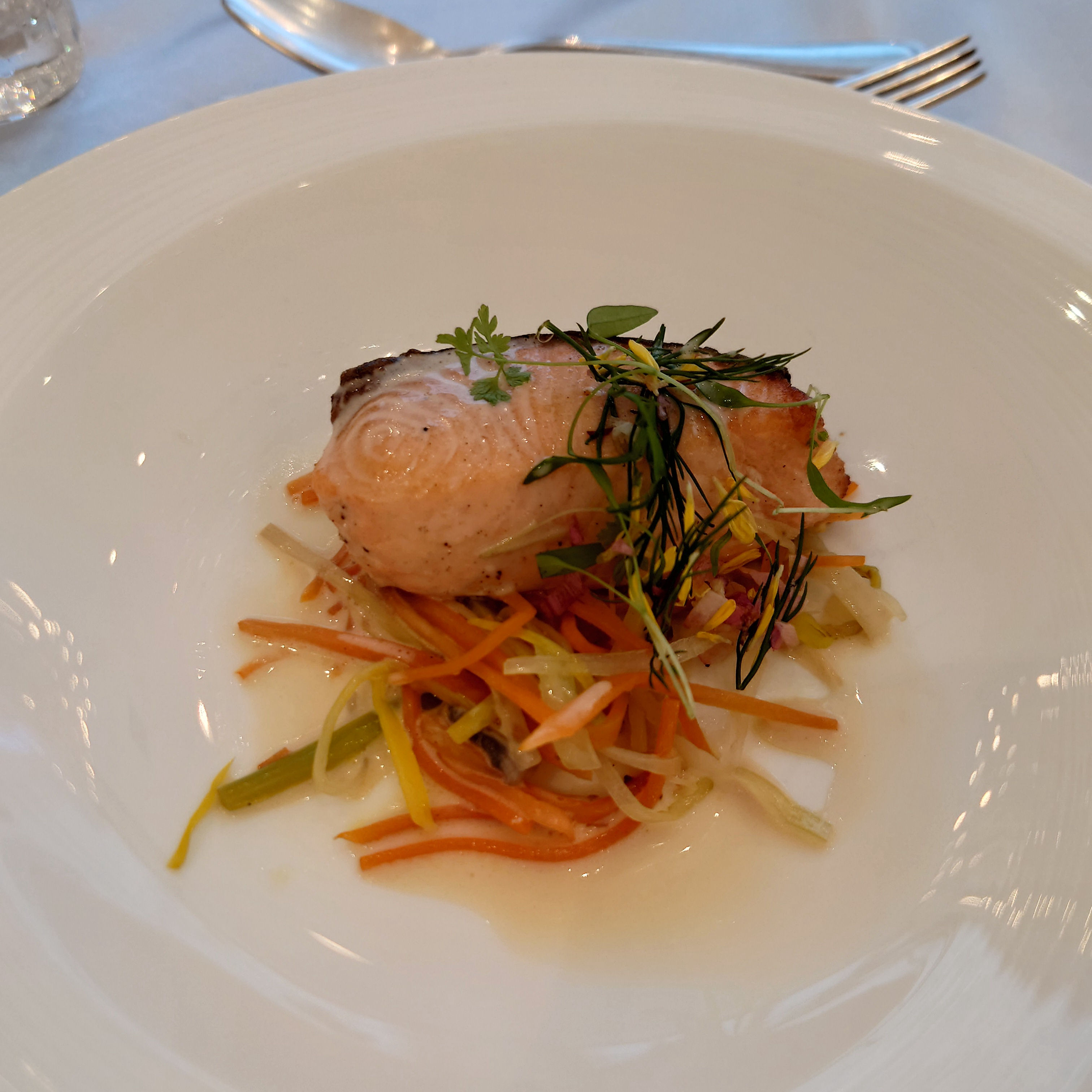 セント・ラファエロチャペル御堂筋