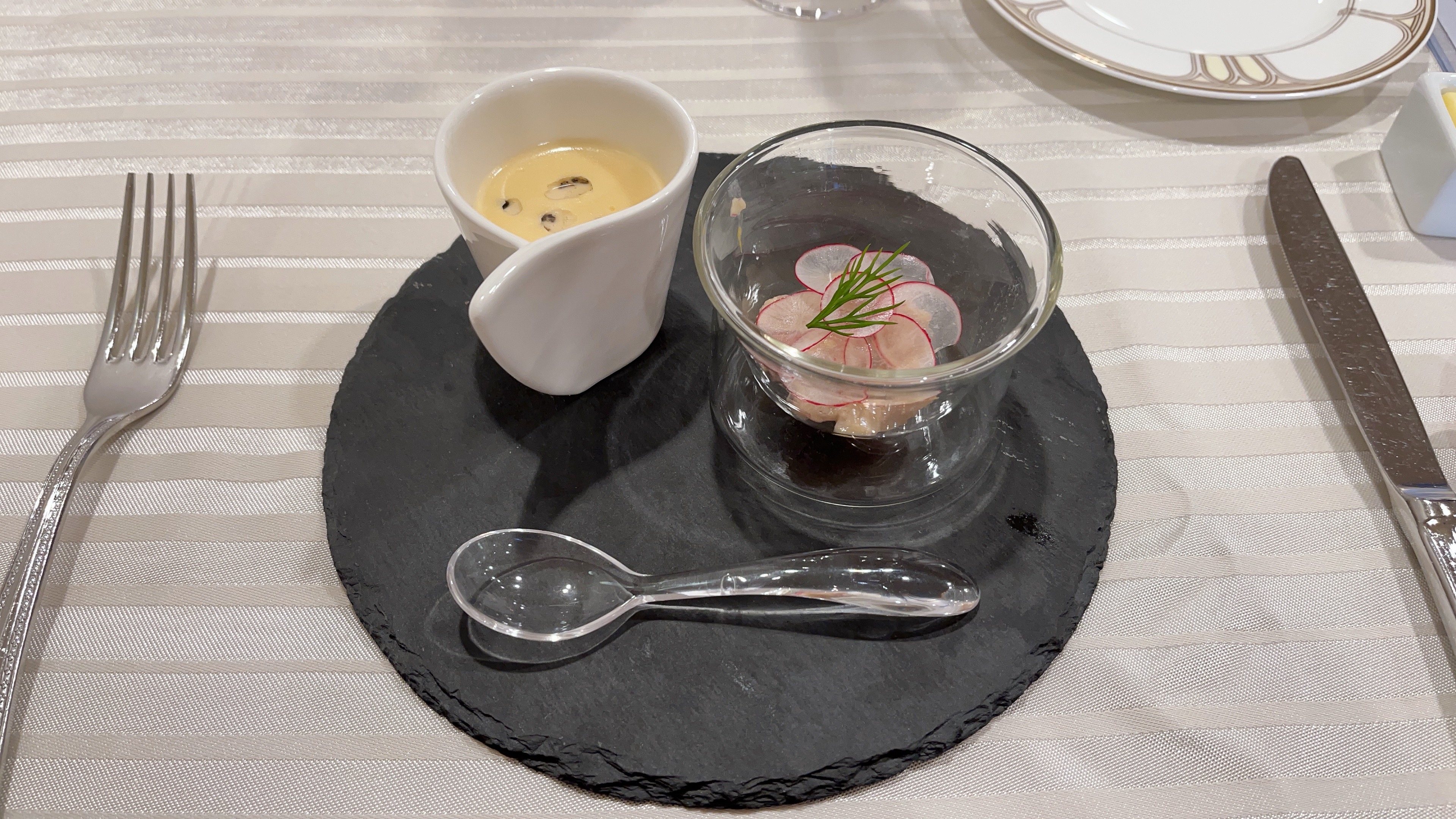 18 (アンウィット) Produced by Casa d' Angela