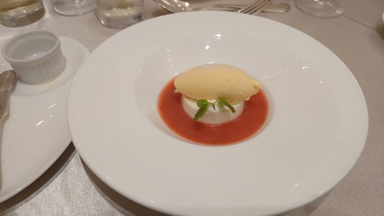 セント・ラファエロチャペル御堂筋