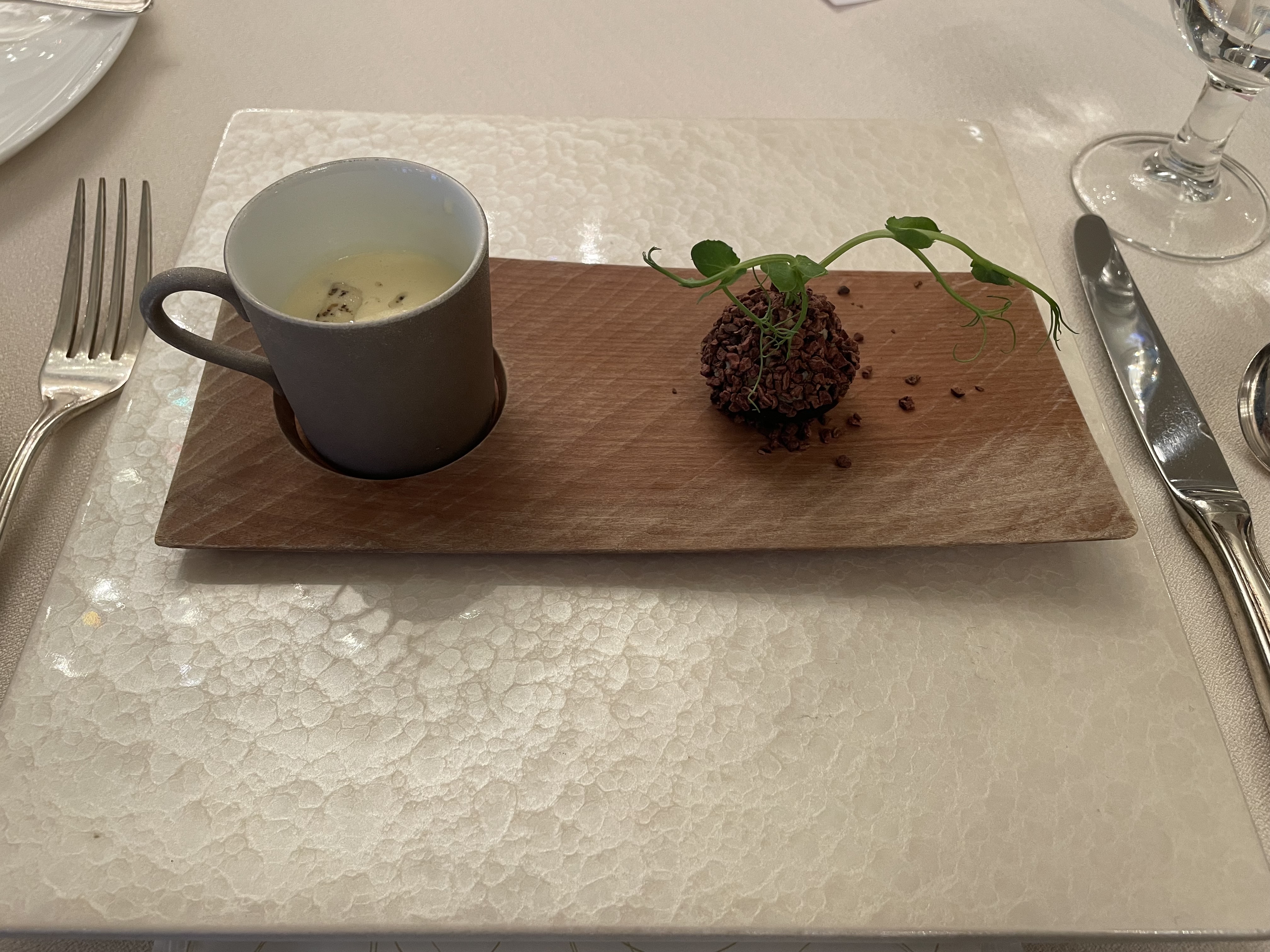 セント・ラファエロチャペル御堂筋