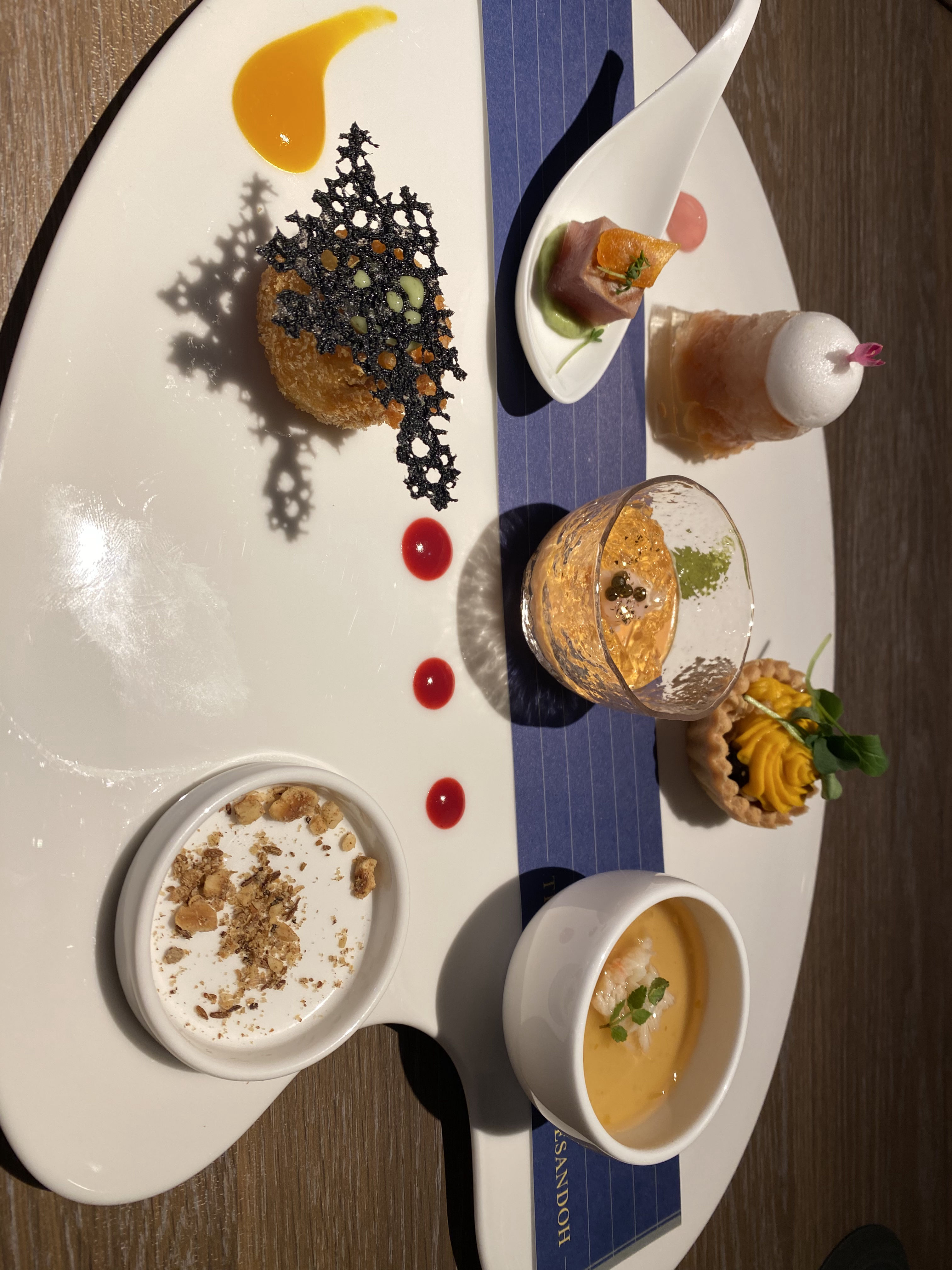 ザ ストリングス表参道