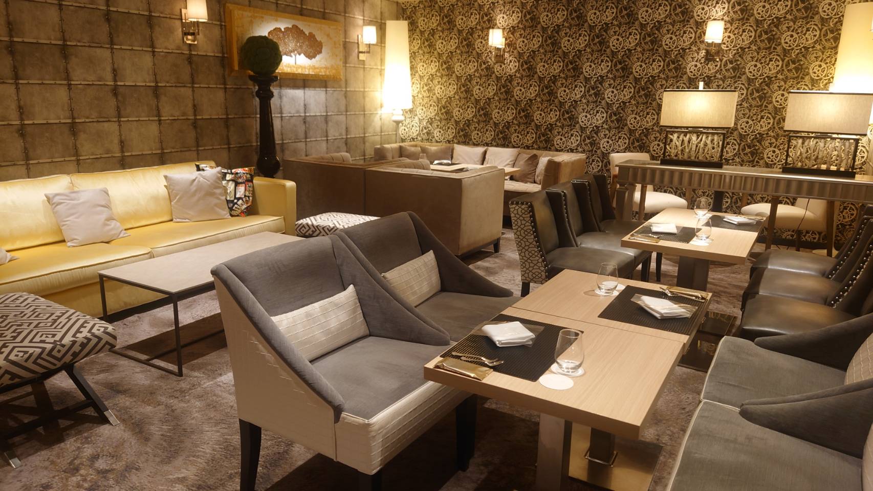 ザ ストリングス表参道