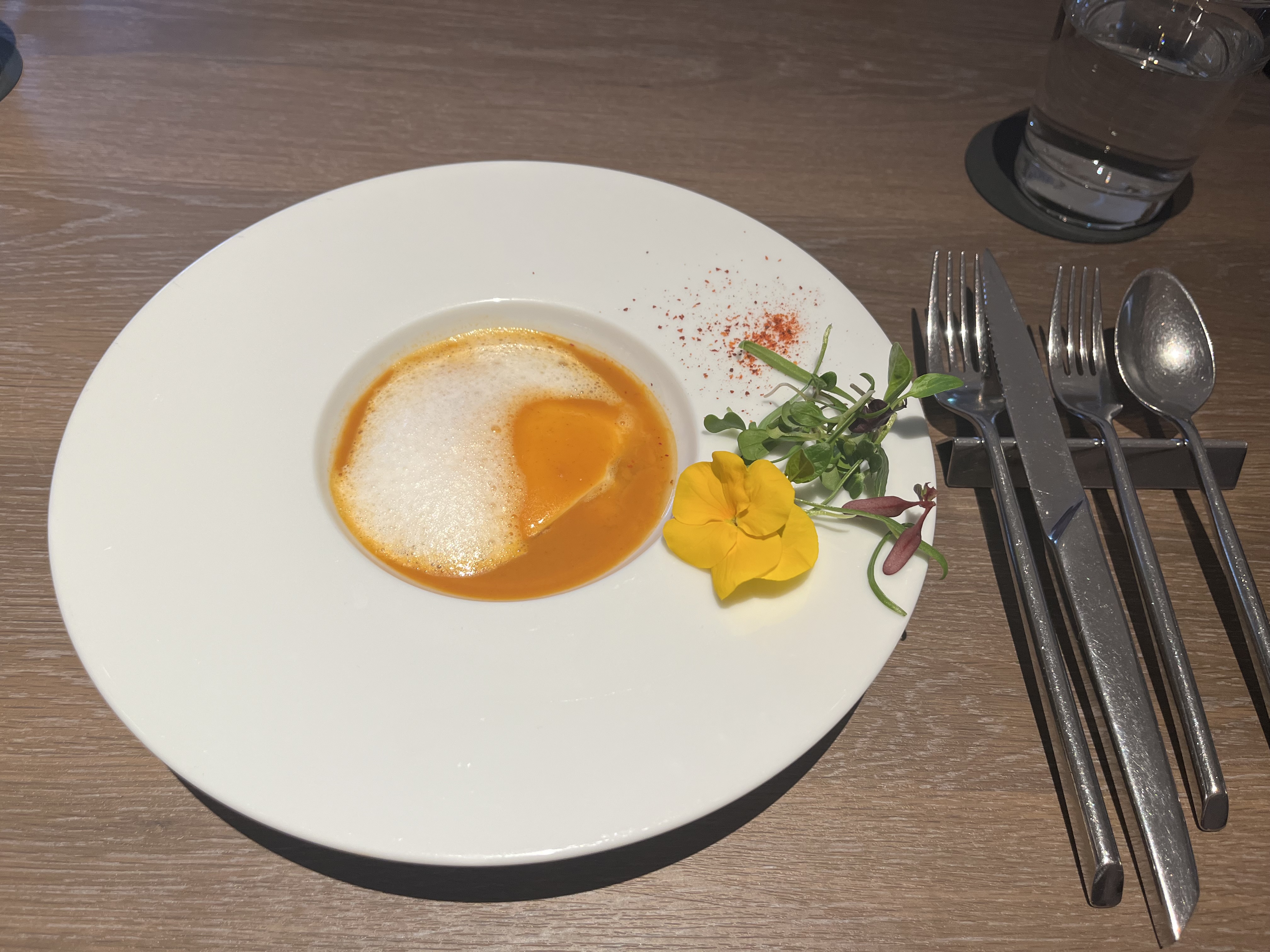 ザ ストリングス表参道