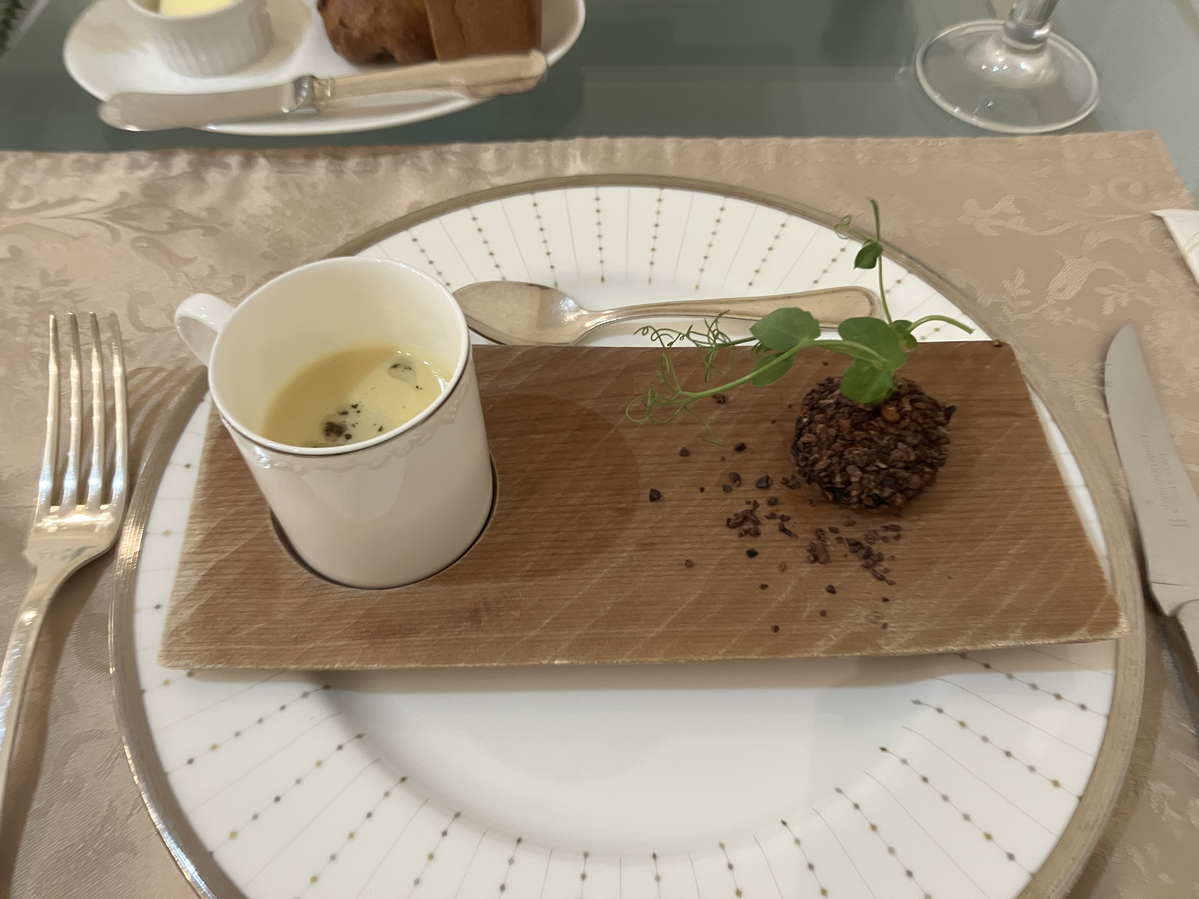 セント・ラファエロチャペル御堂筋