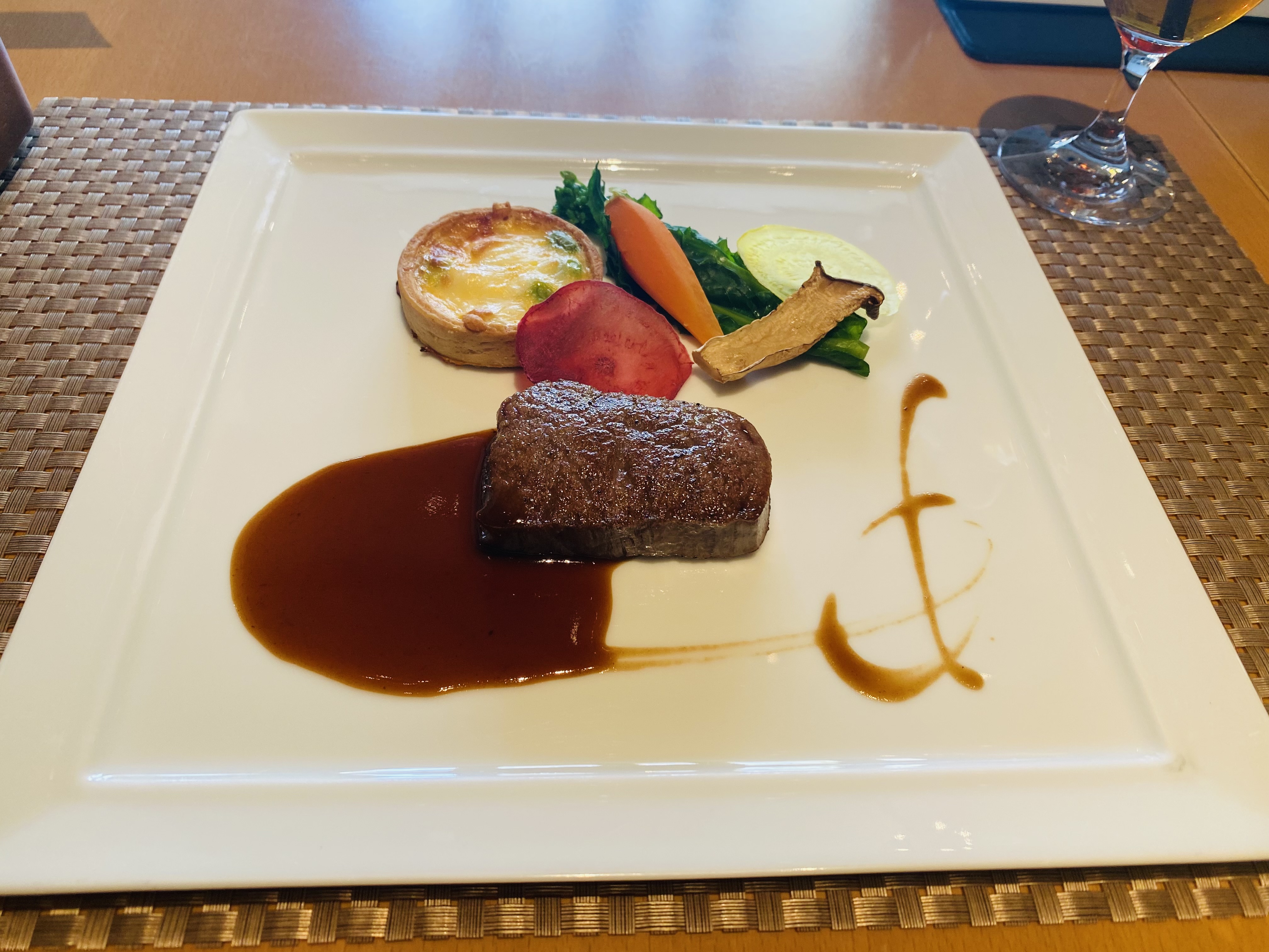 THE SEASONS LANDMARK KOBE KITANO