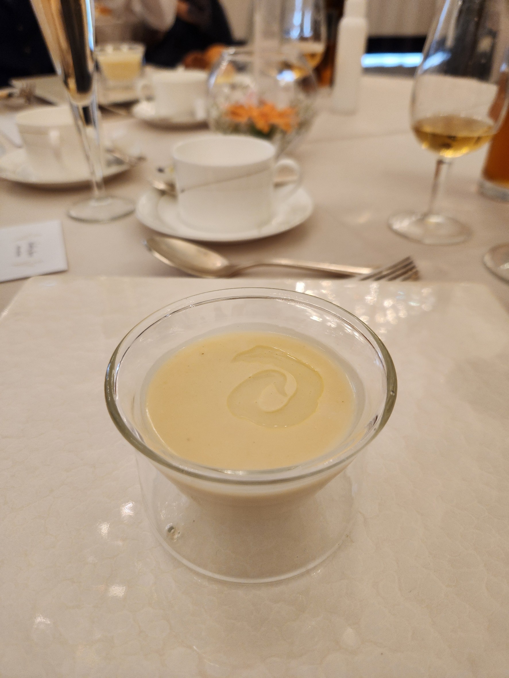 セント・ラファエロチャペル御堂筋