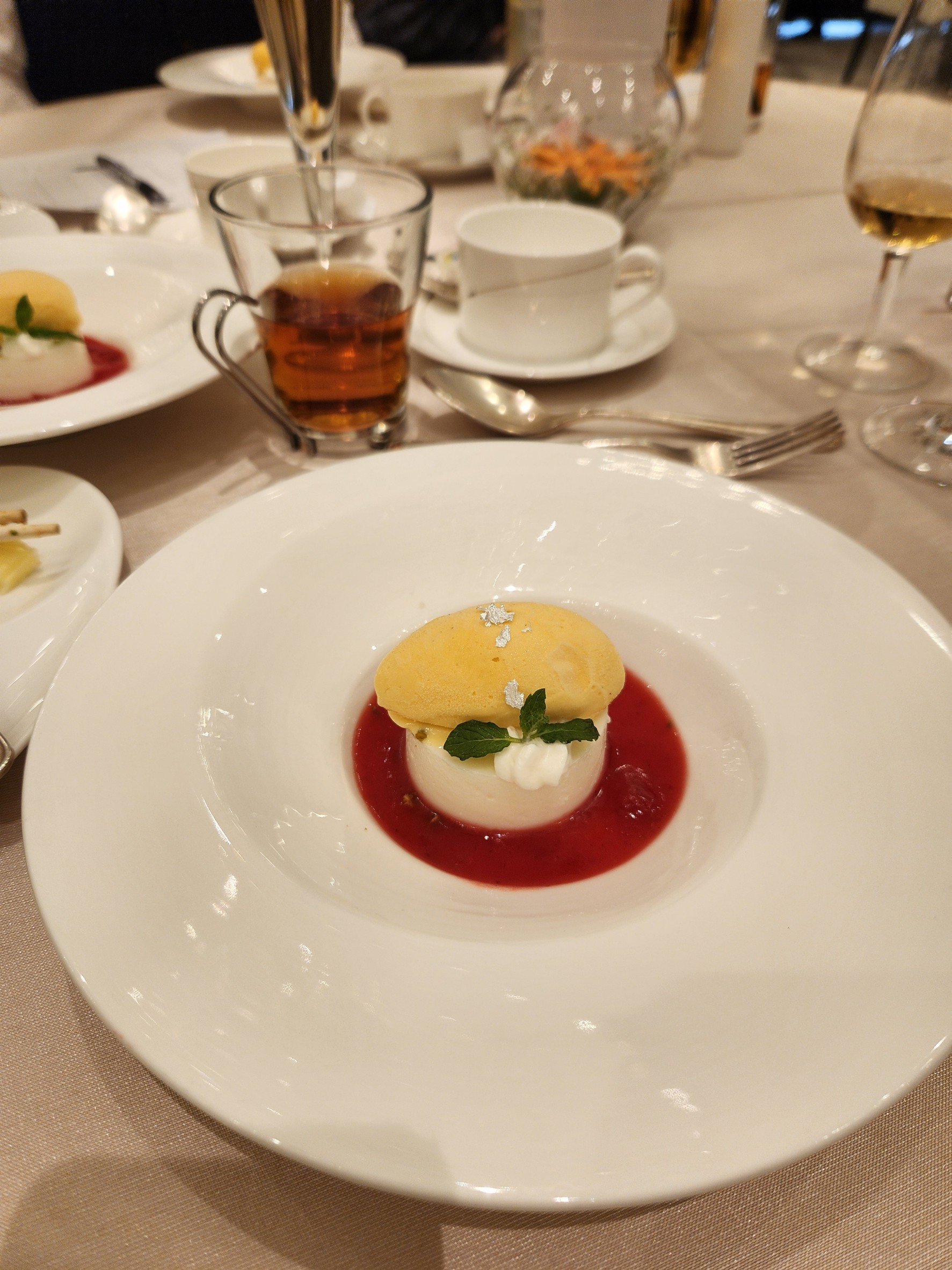 セント・ラファエロチャペル御堂筋