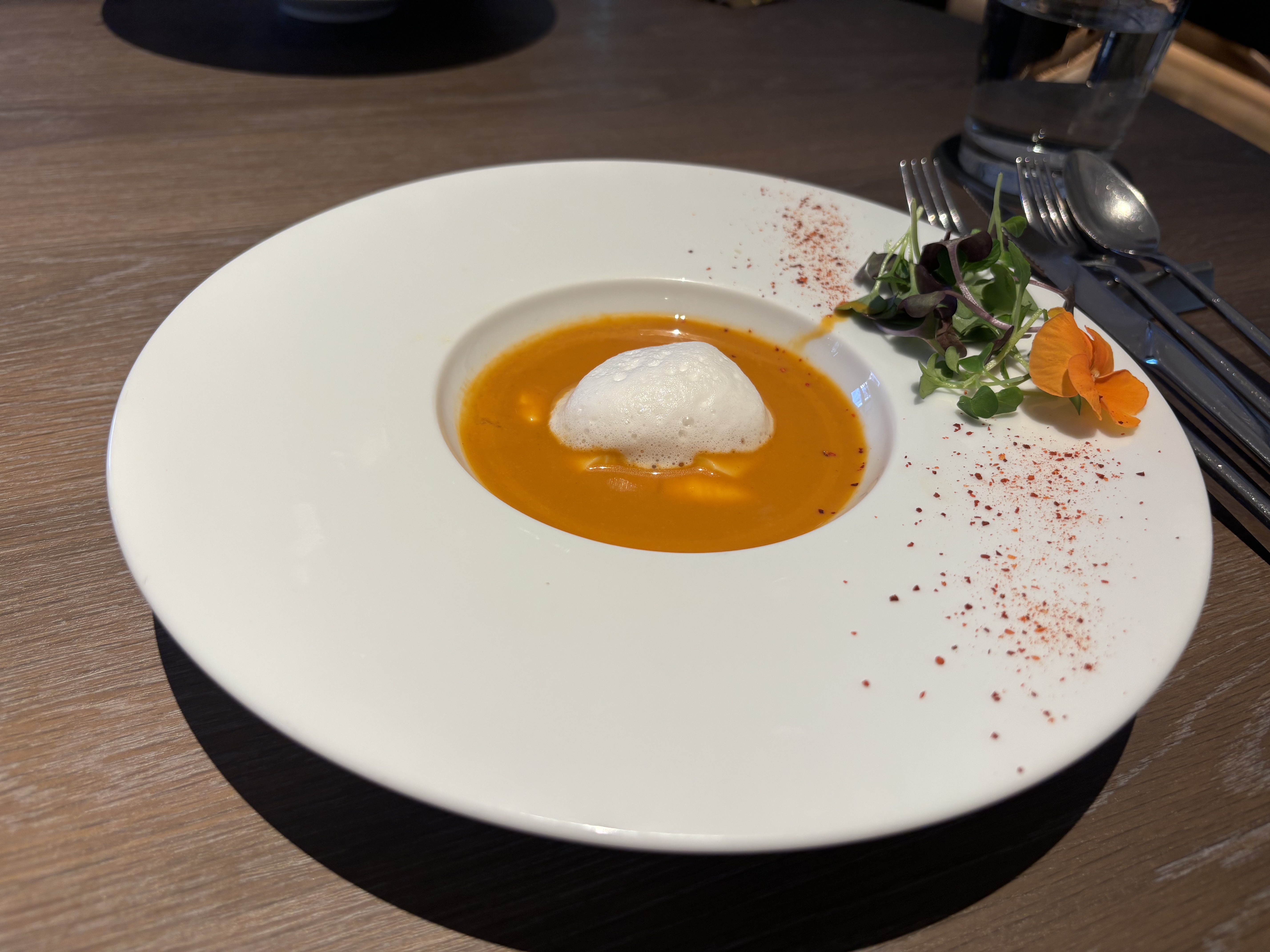 ザ ストリングス表参道