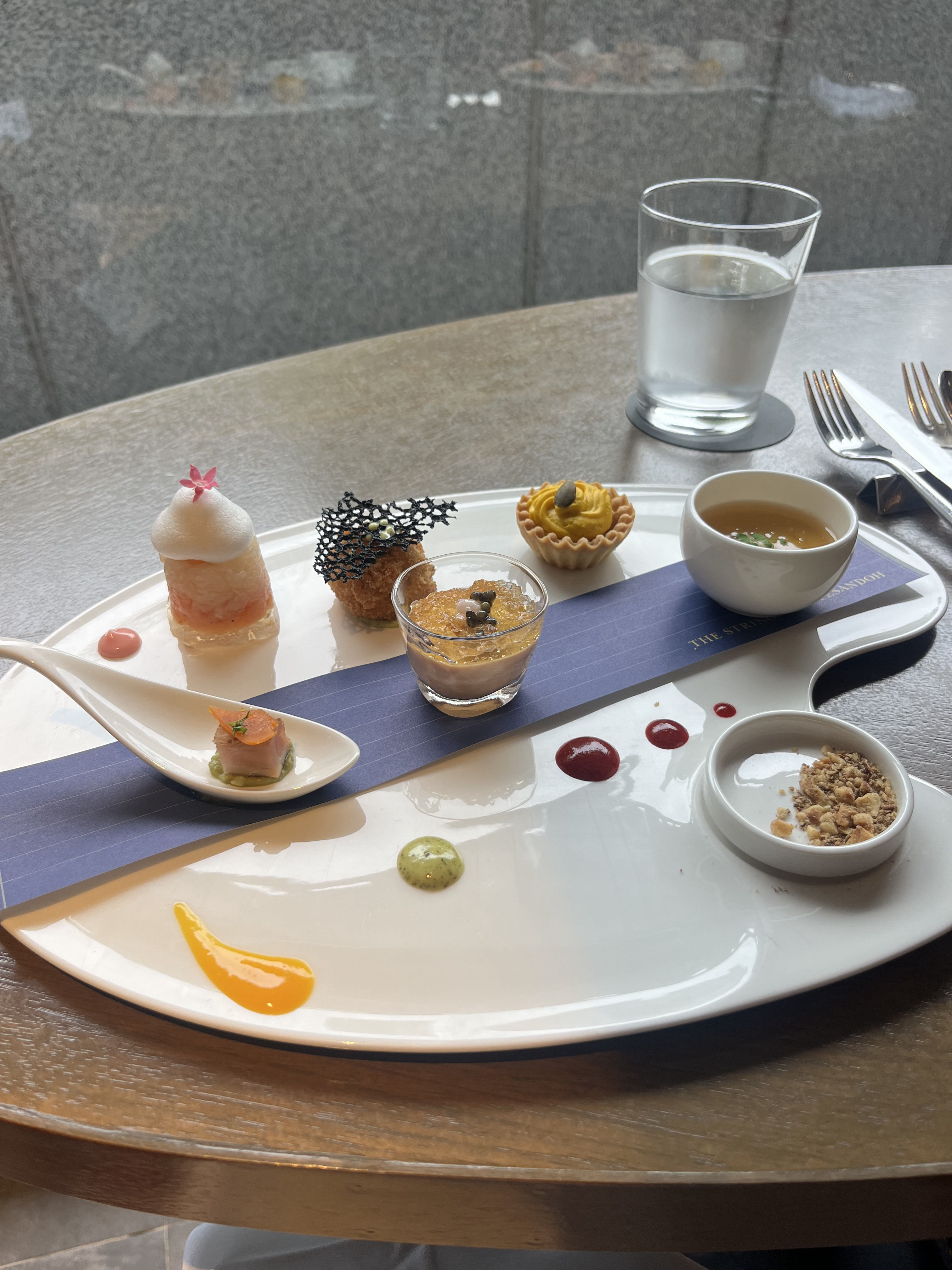 ザ ストリングス表参道