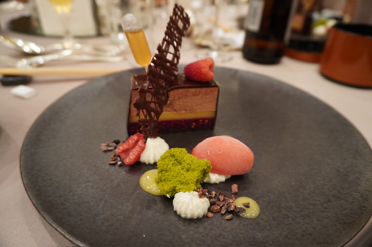 ザ ストリングス表参道