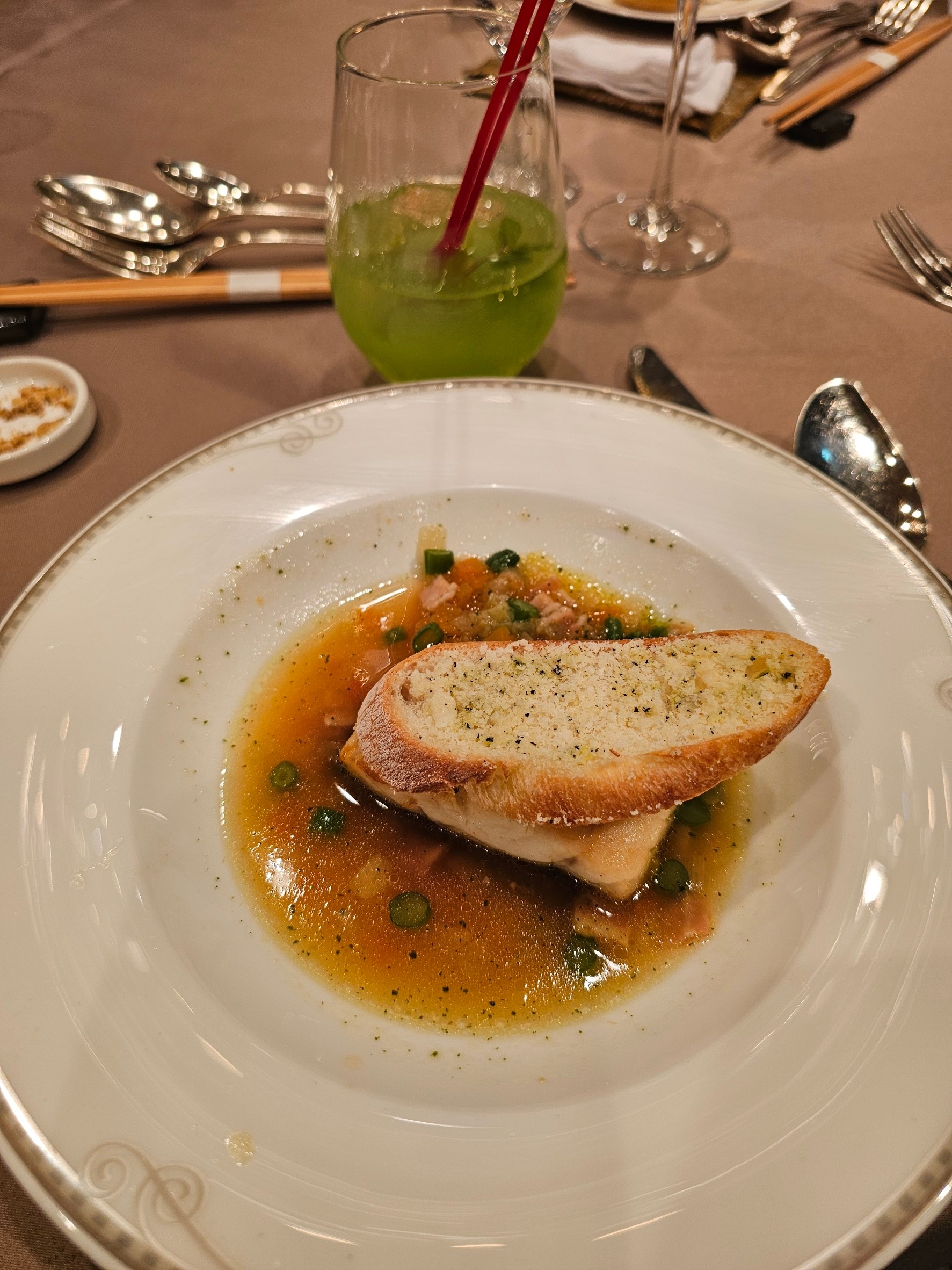 ザ ストリングス表参道