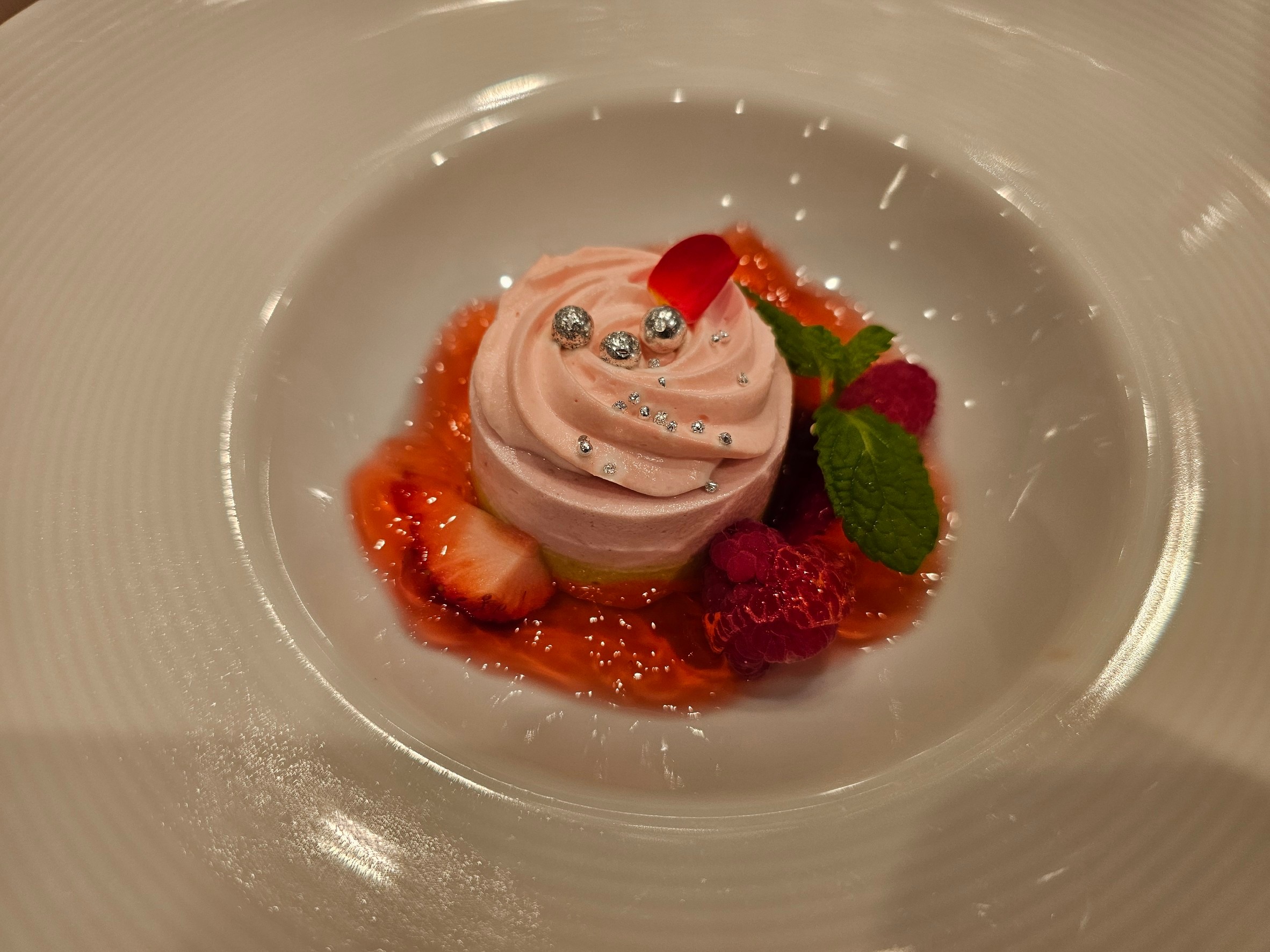 ザ ストリングス表参道