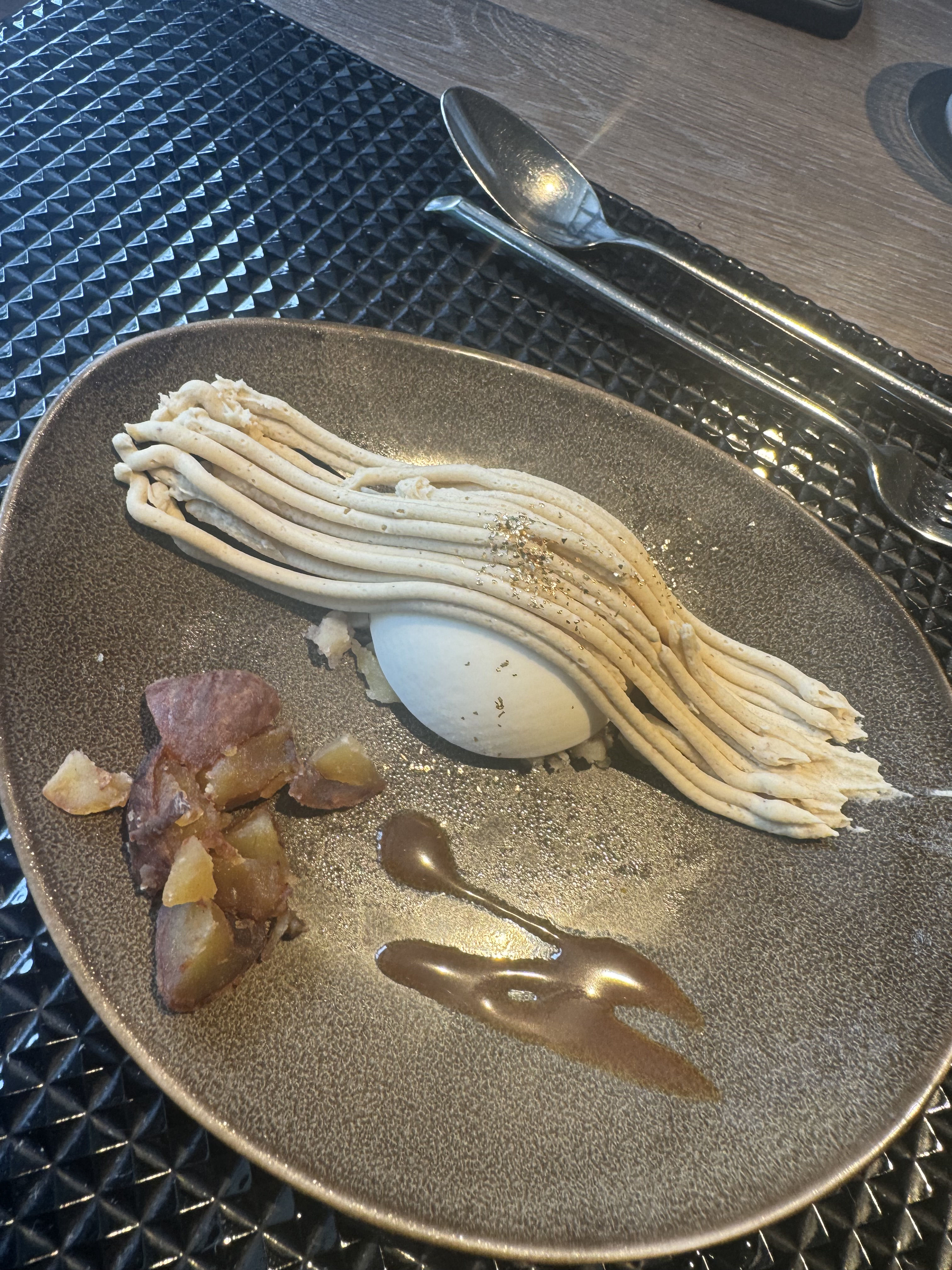 ザ ストリングス表参道