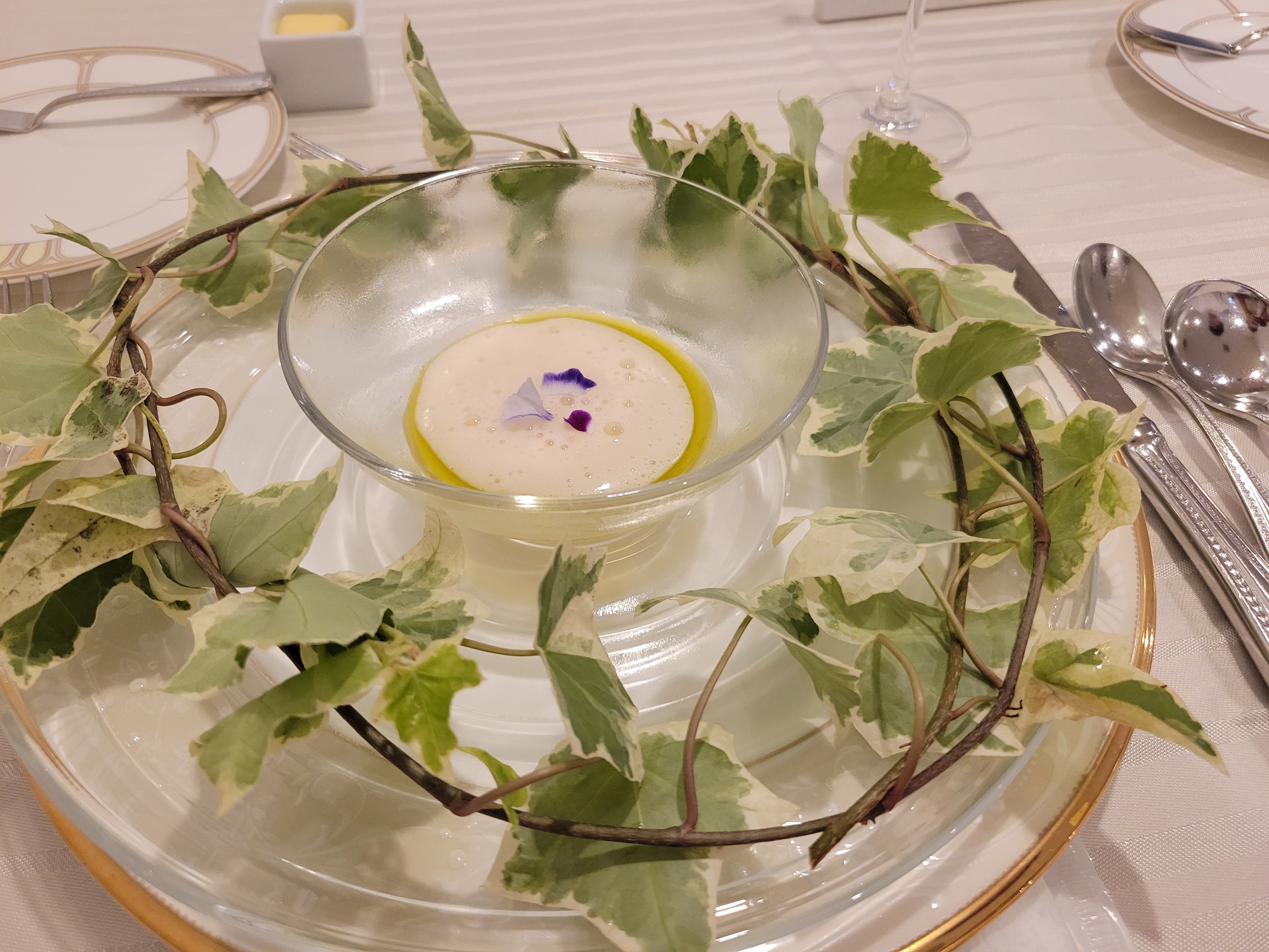 18 (アンウィット) Produced by Casa d' Angela