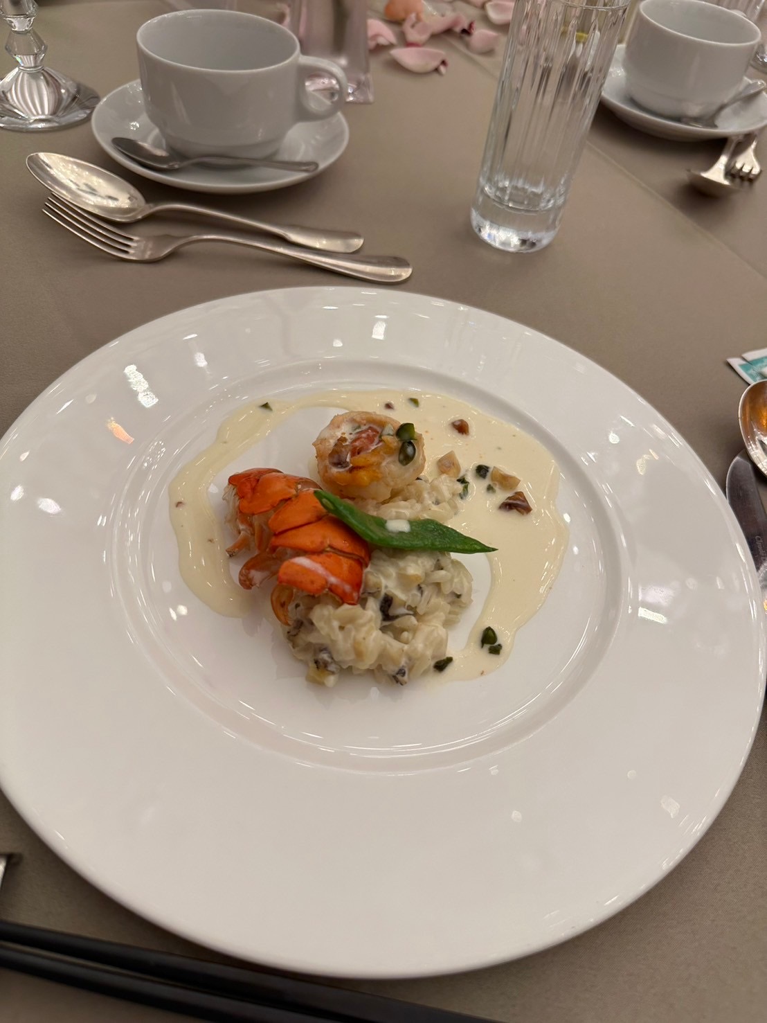 THE SUITE TOKYO by st.raphaelchapel(ザ スイート 東京)