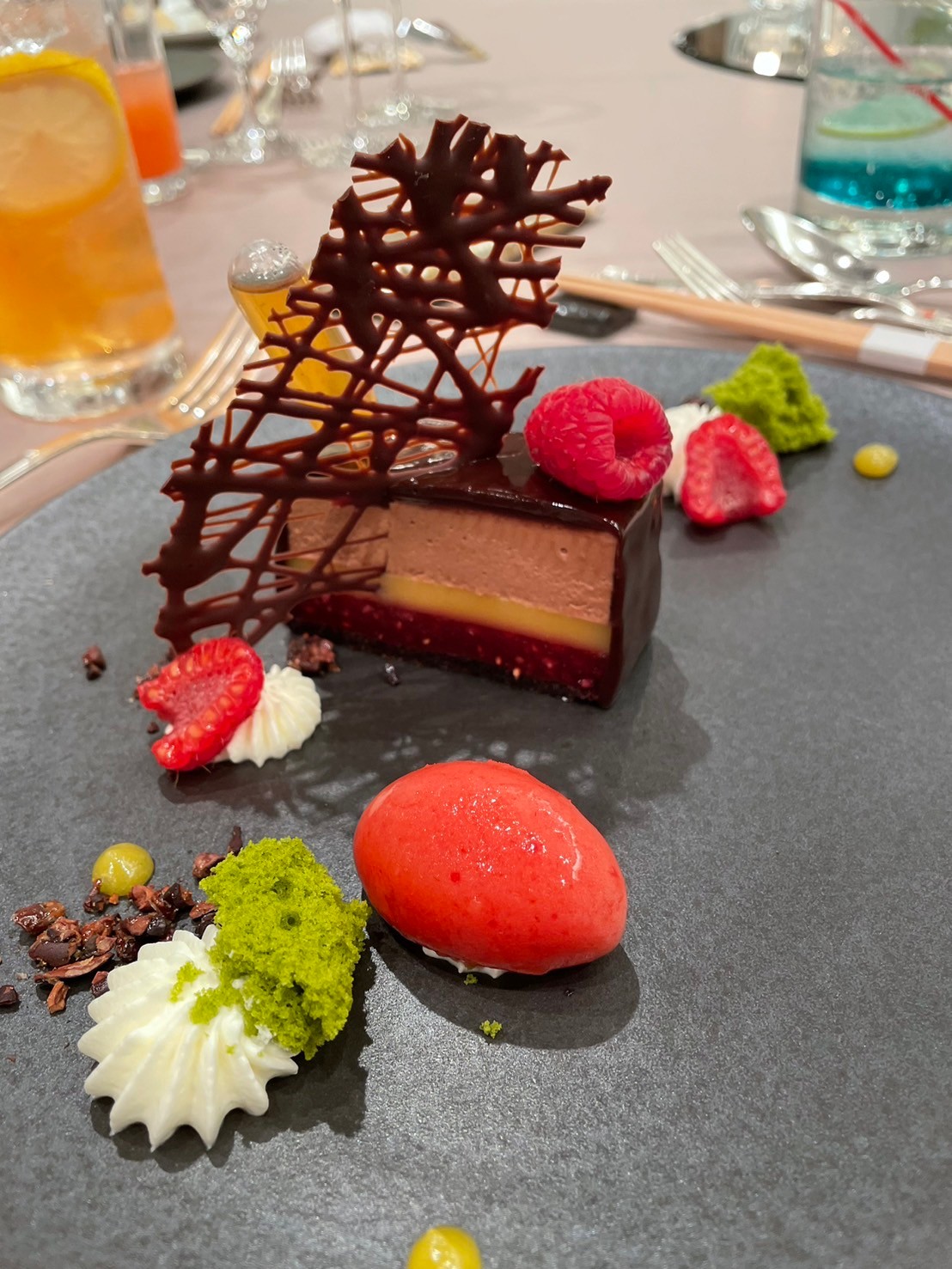 ザ ストリングス表参道