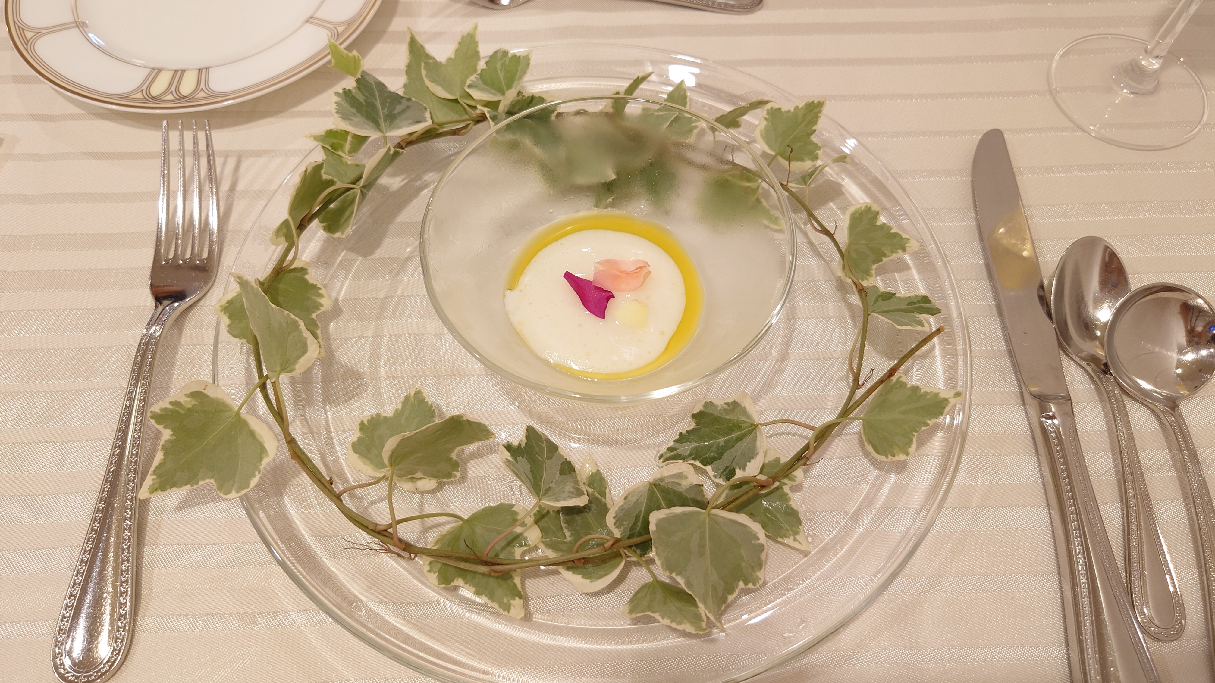 18 (アンウィット) Produced by Casa d' Angela