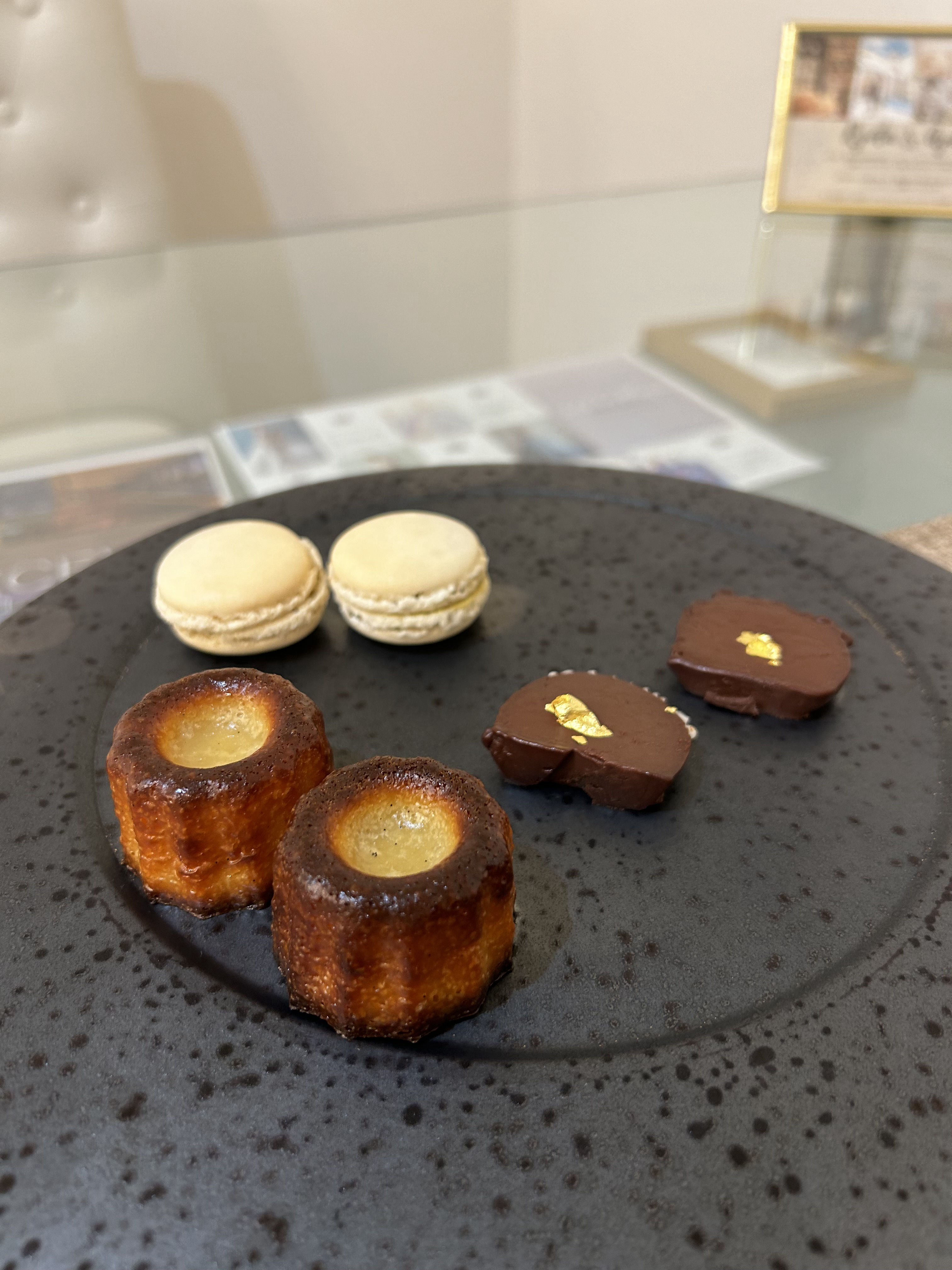 セント・ラファエロチャペル御堂筋