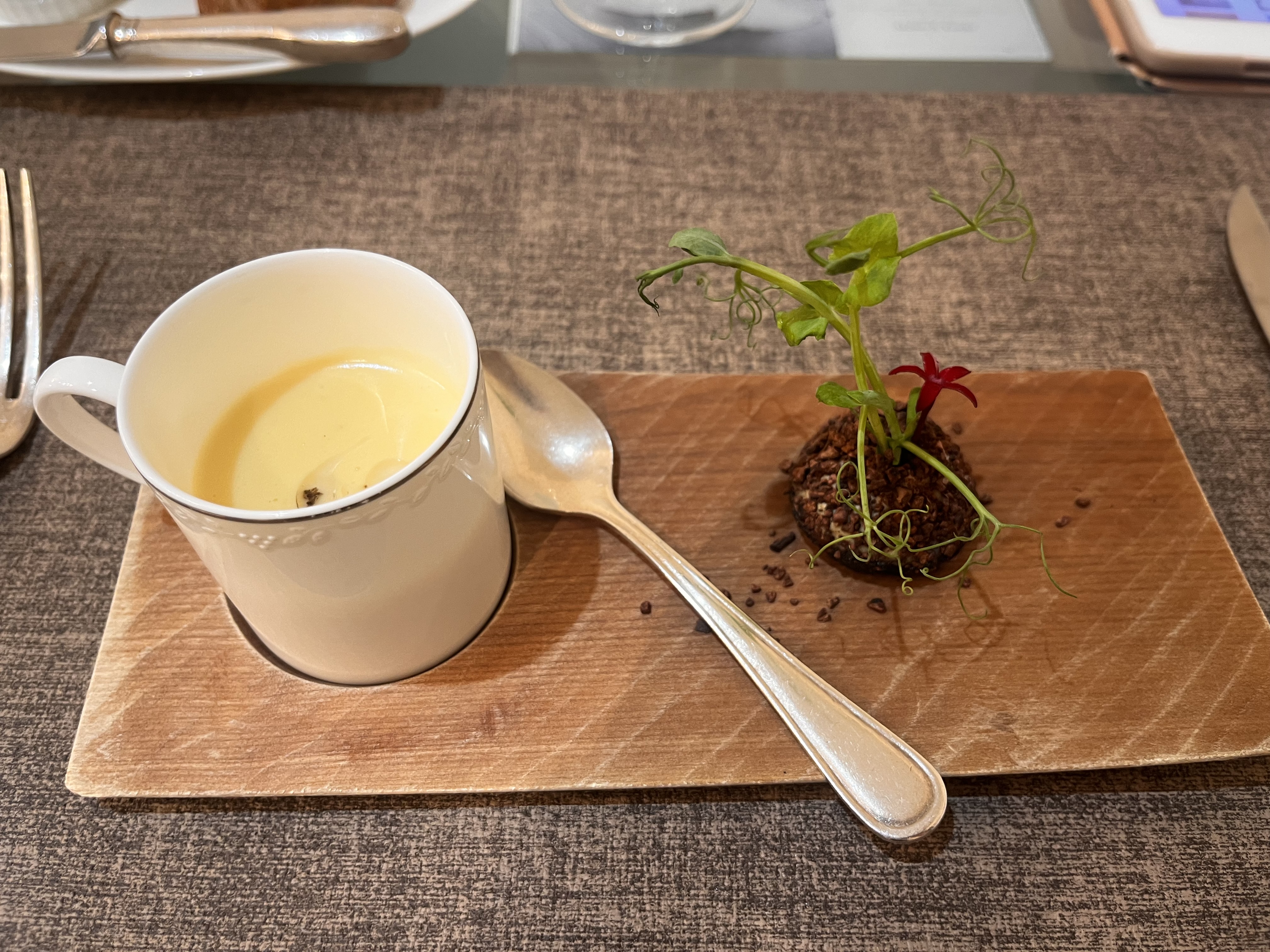 セント・ラファエロチャペル御堂筋