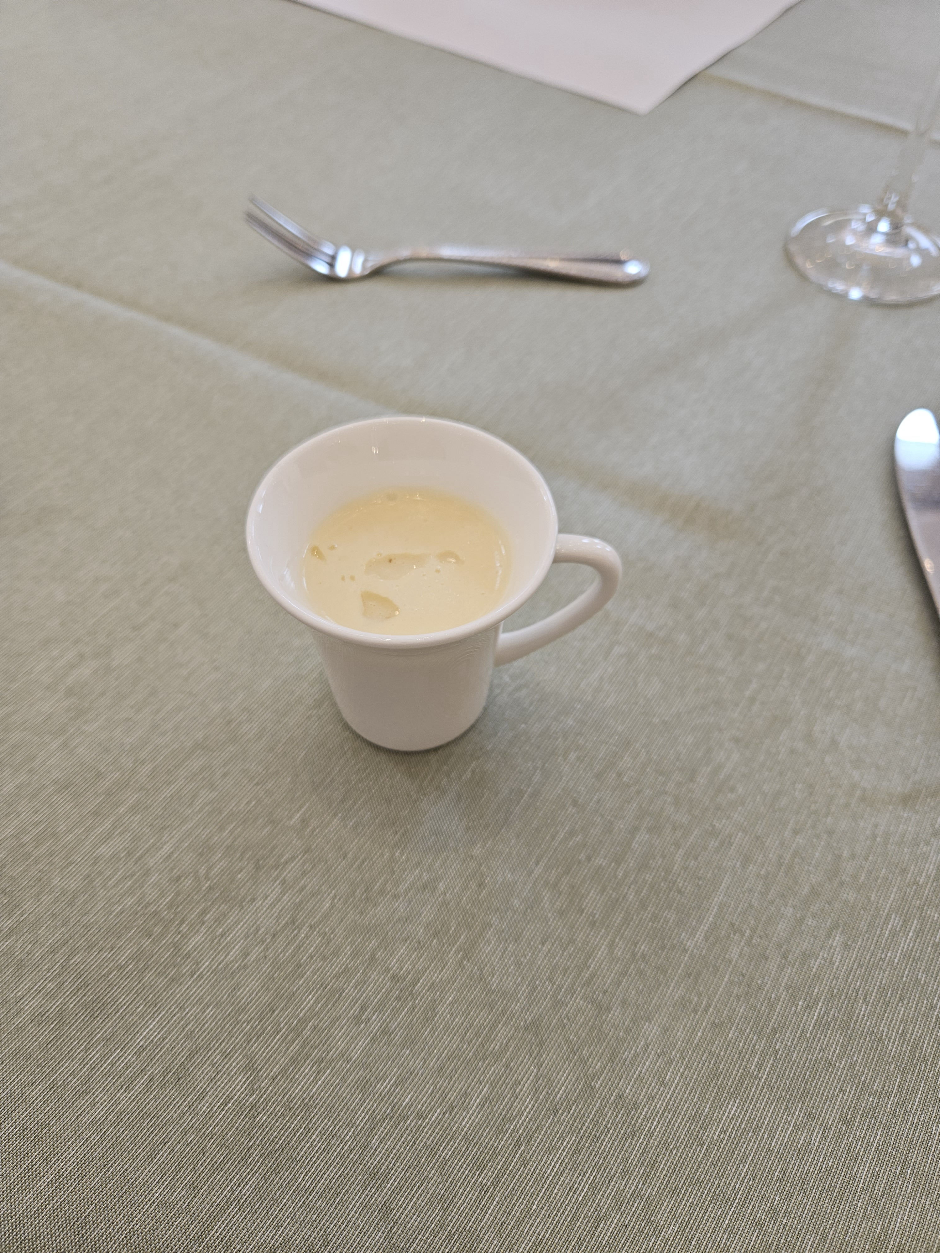 18 (アンウィット) Produced by Casa d' Angela