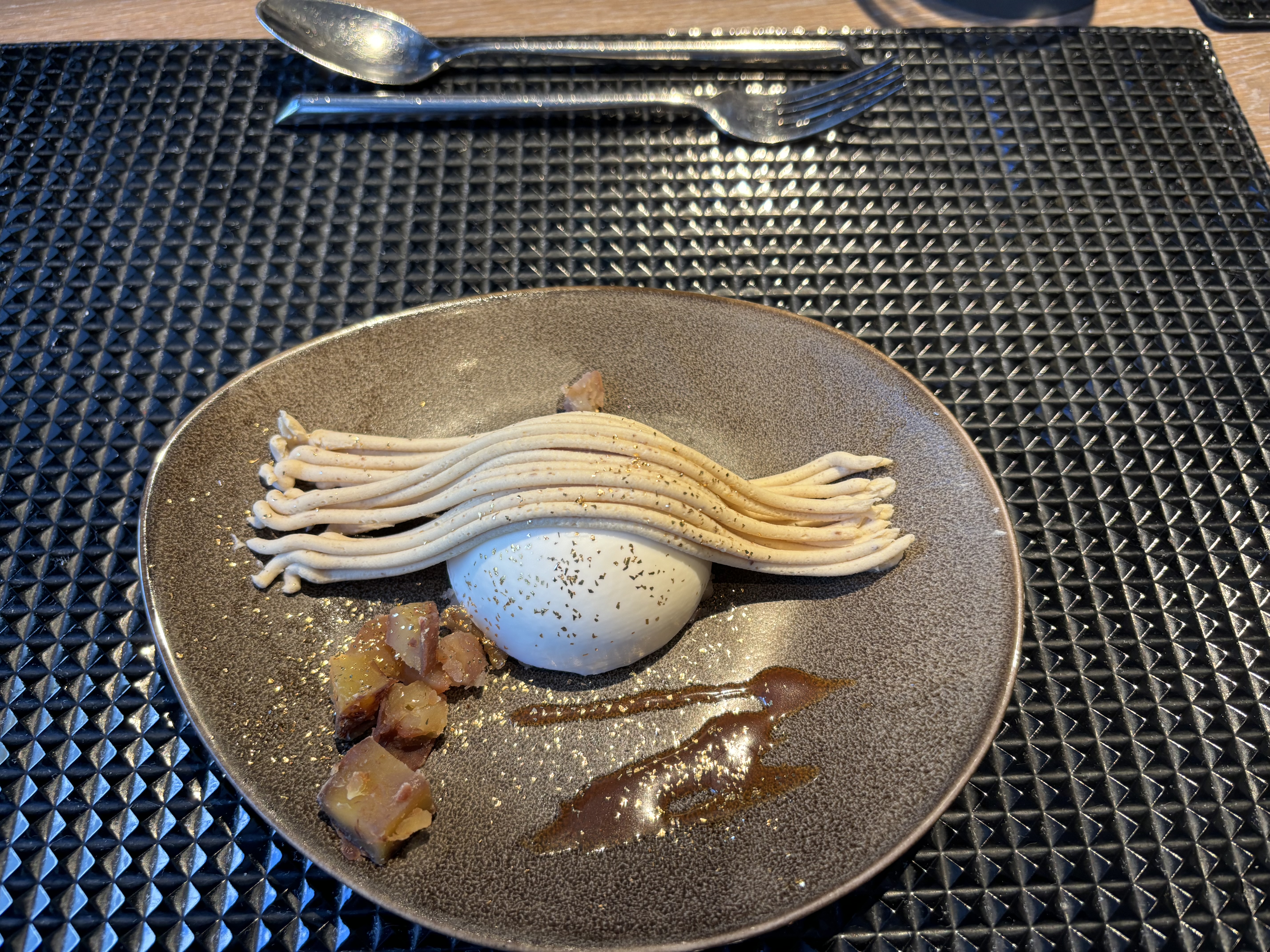 ザ ストリングス表参道