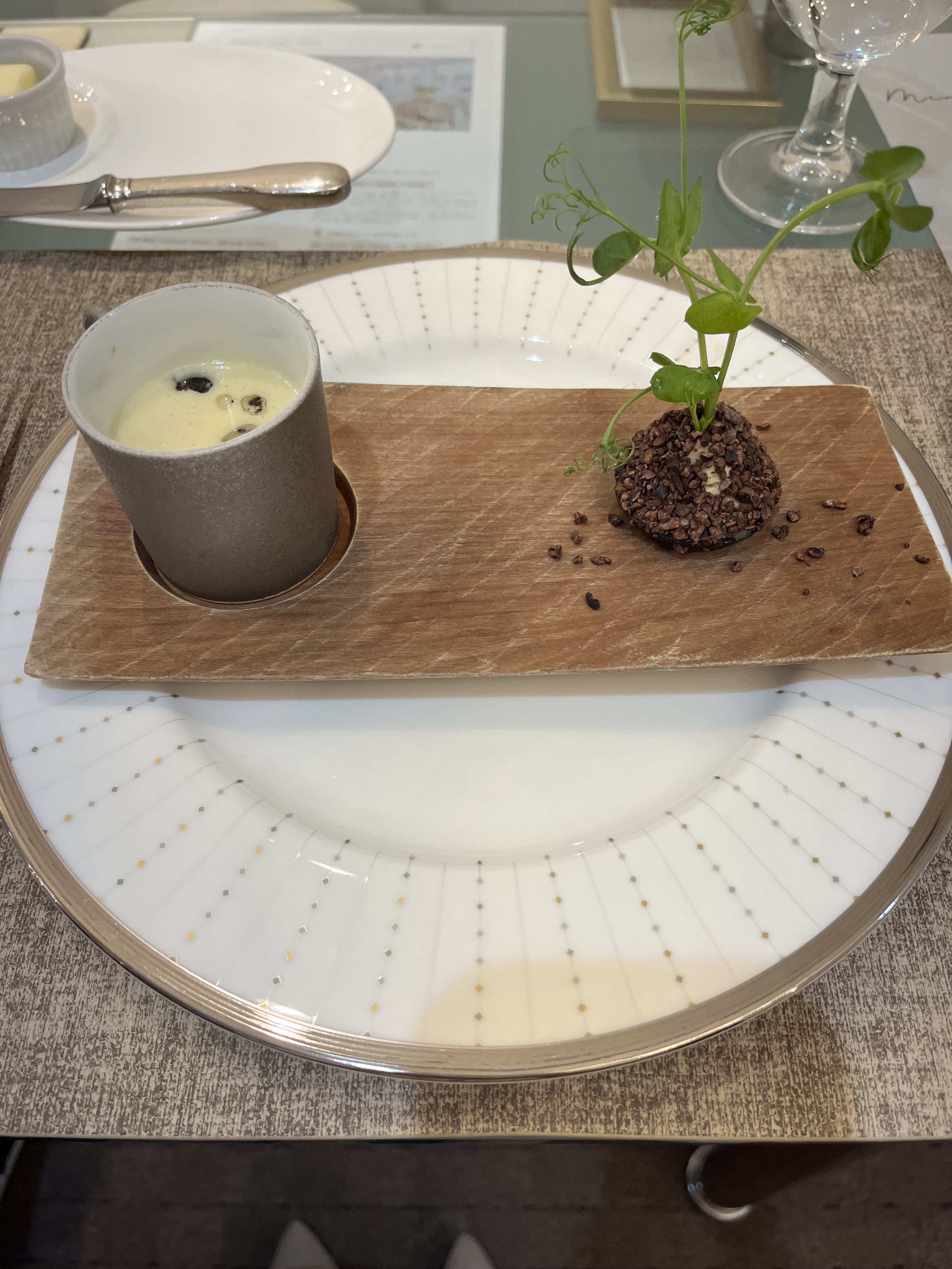 セント・ラファエロチャペル御堂筋