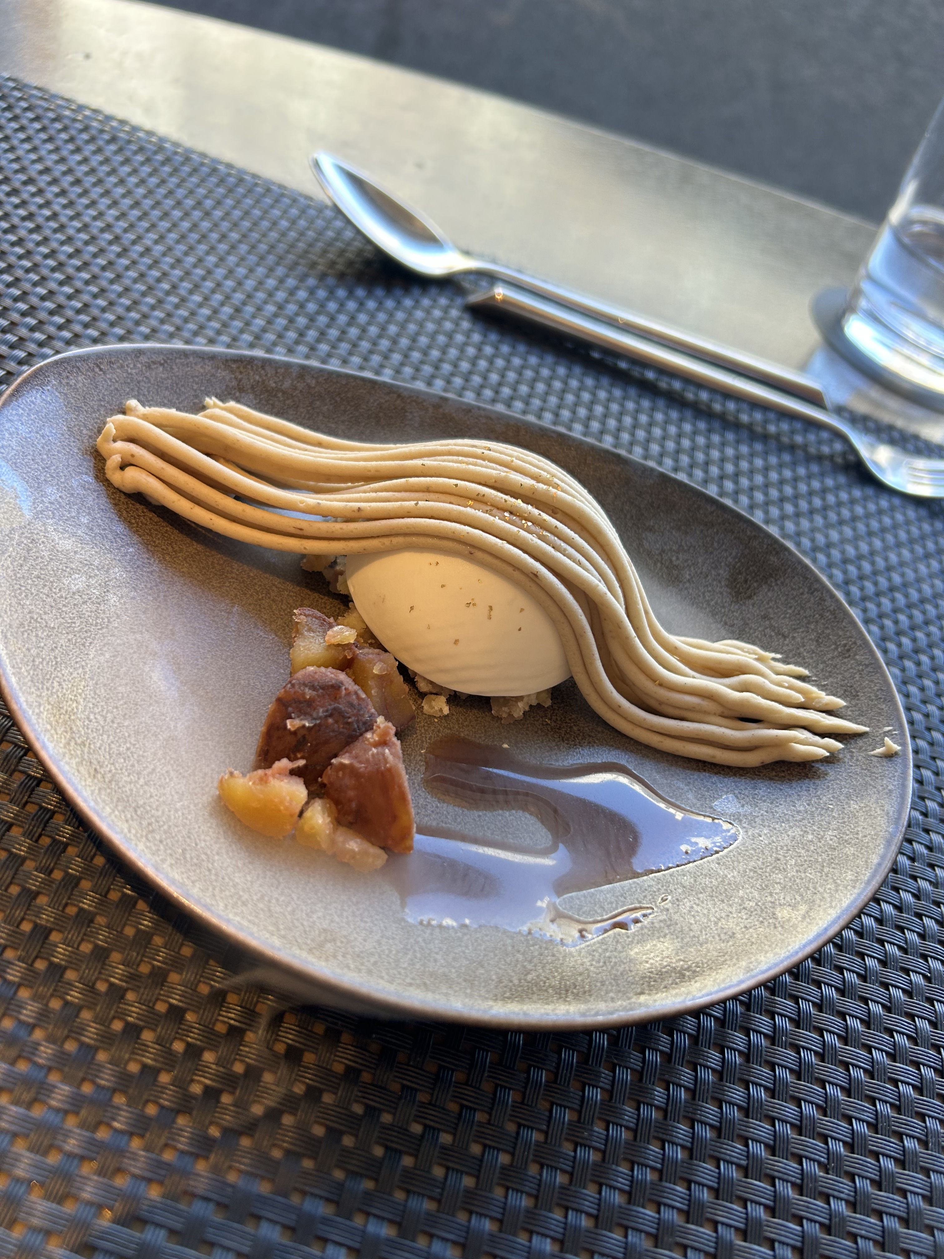 ザ ストリングス表参道