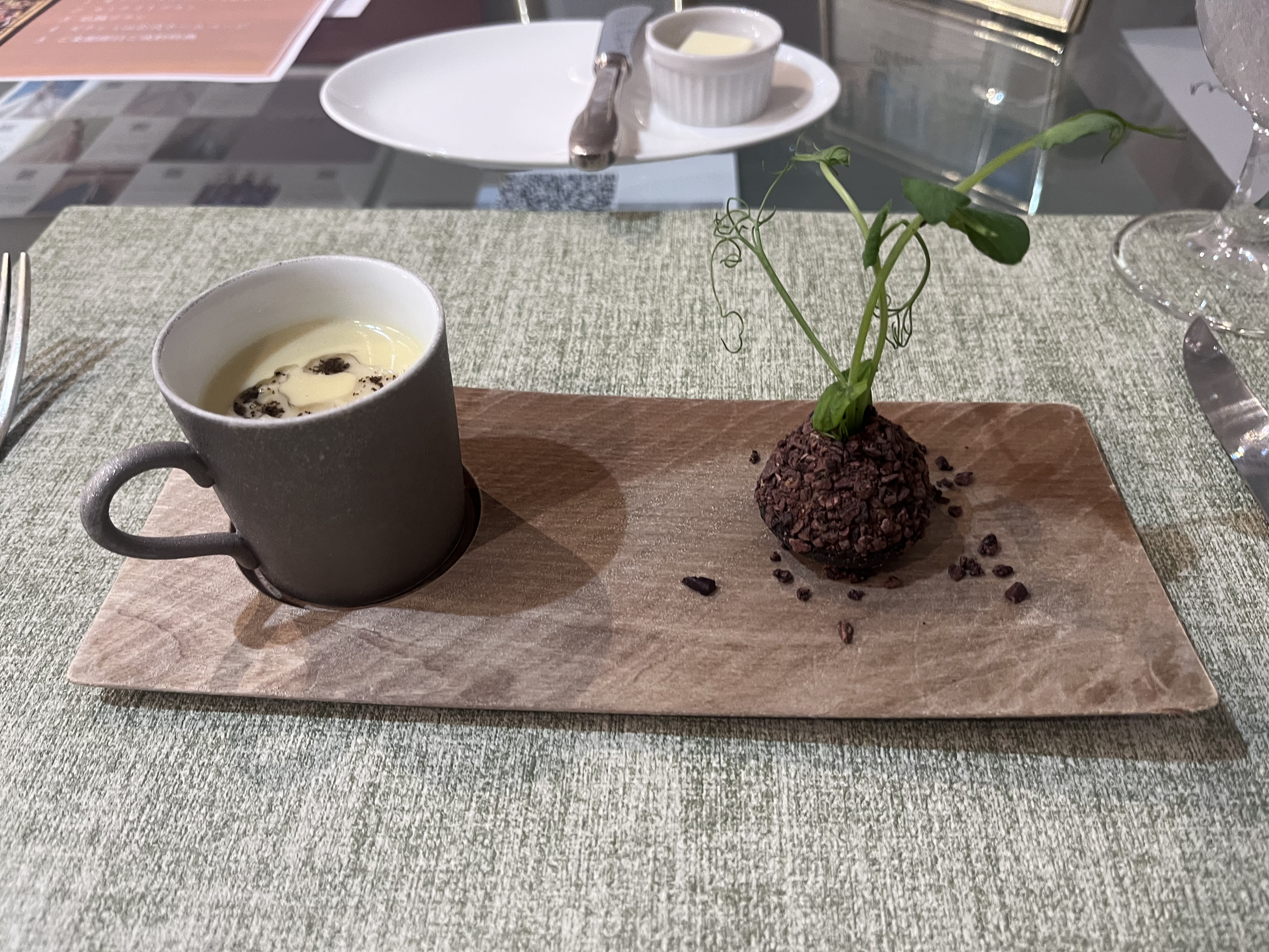 セント・ラファエロチャペル御堂筋