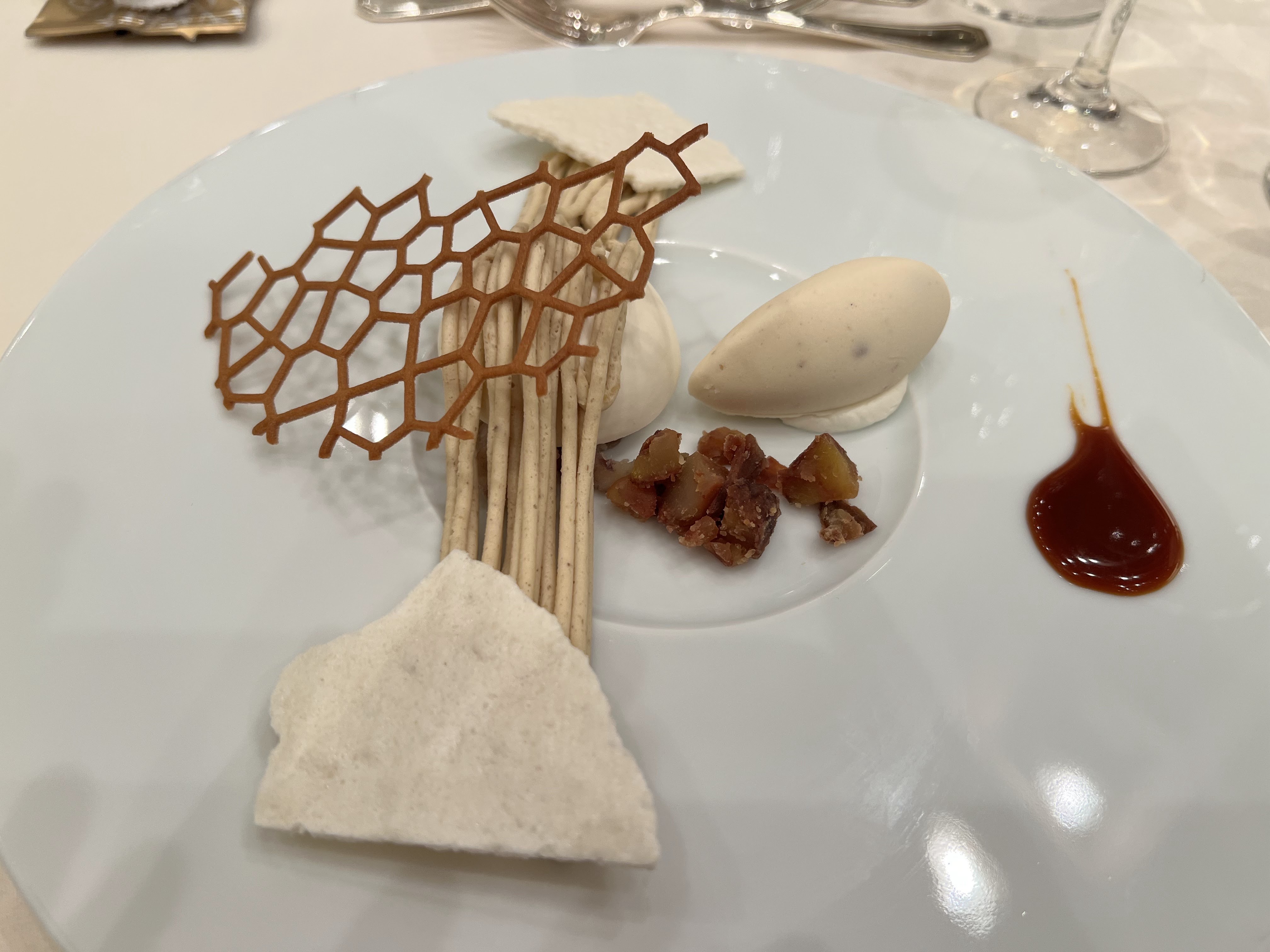 ザ ストリングス表参道