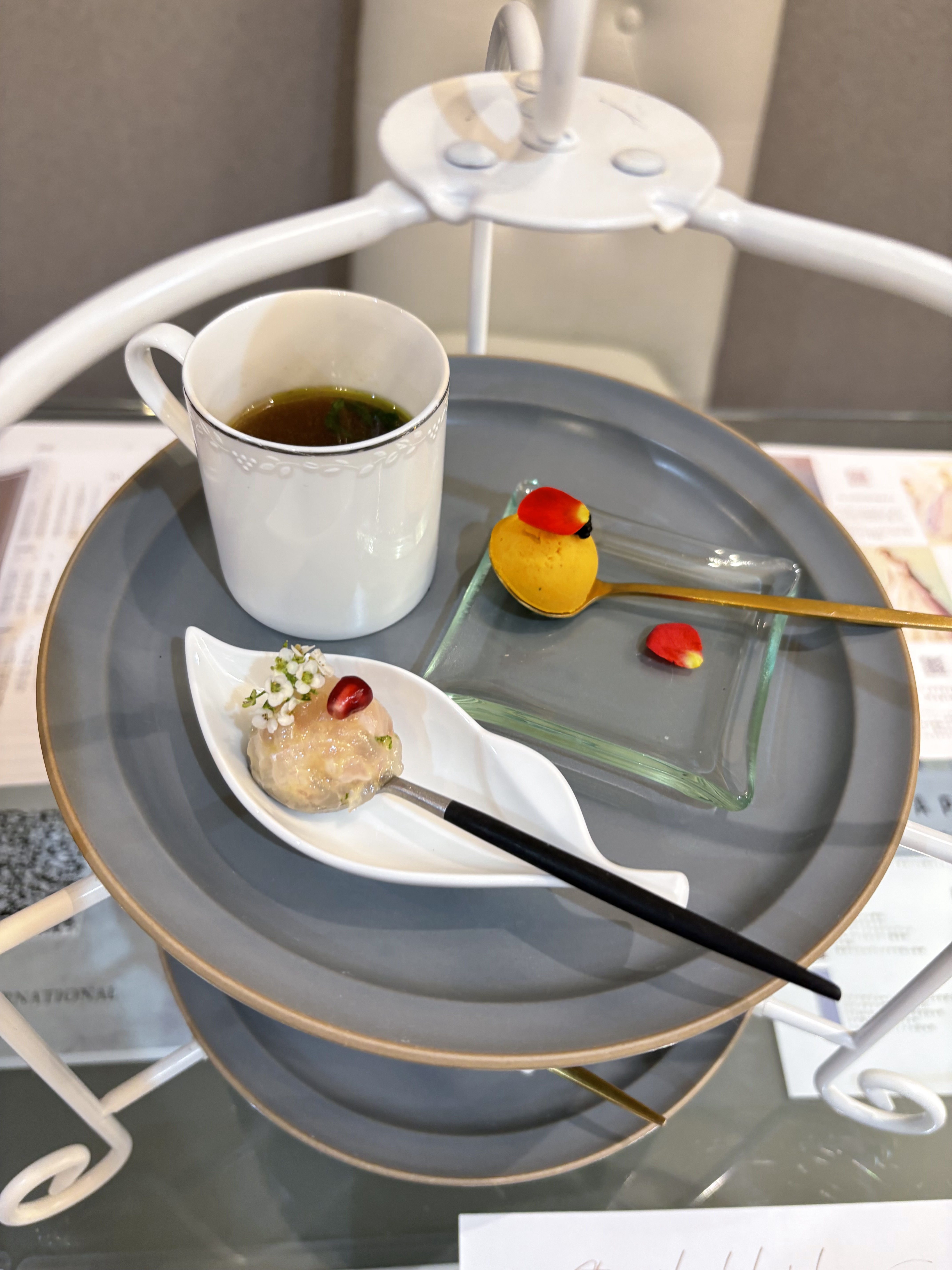 セント・ラファエロチャペル御堂筋