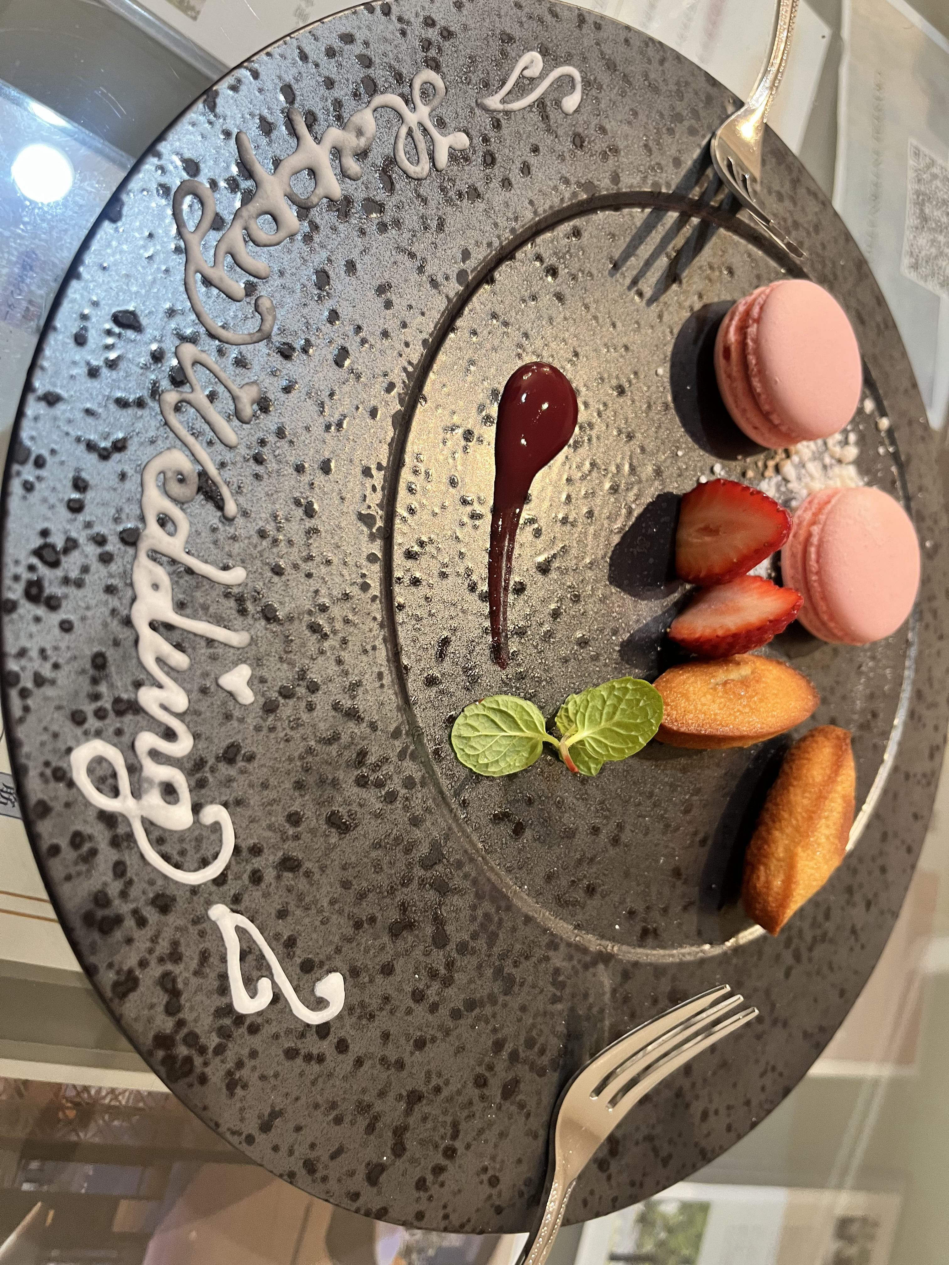 セント・ラファエロチャペル御堂筋