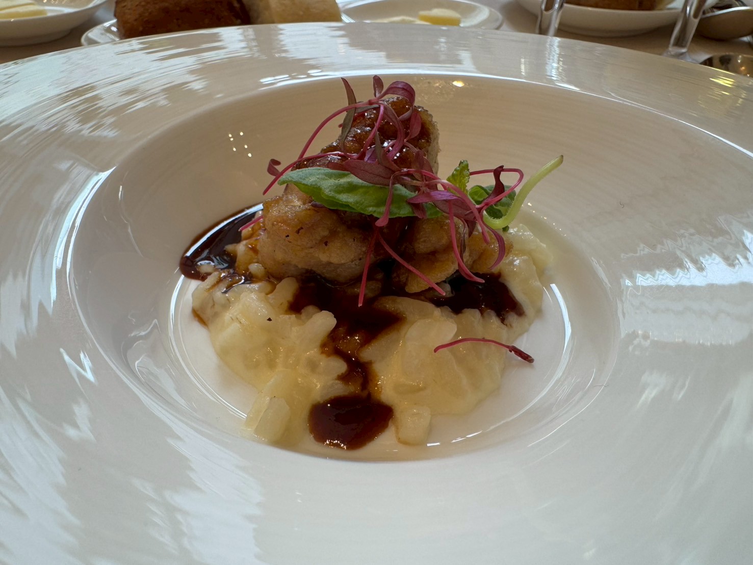 セント・ラファエロチャペル御堂筋