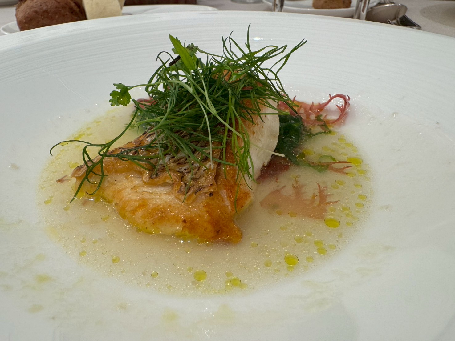 セント・ラファエロチャペル御堂筋