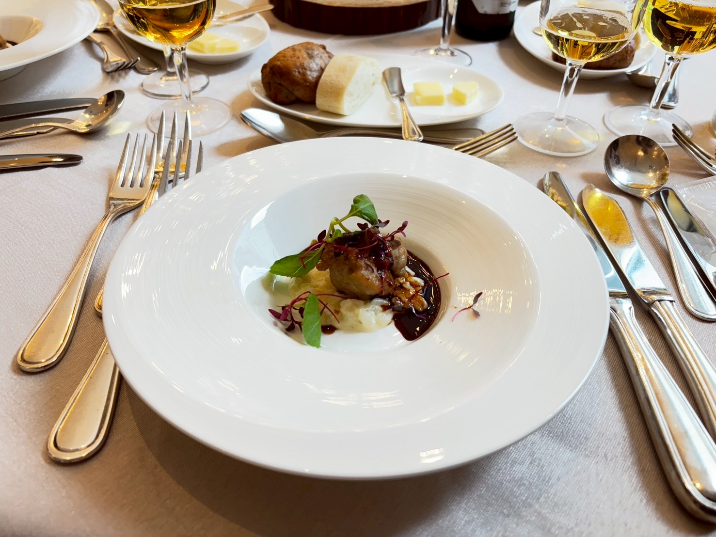 セント・ラファエロチャペル御堂筋