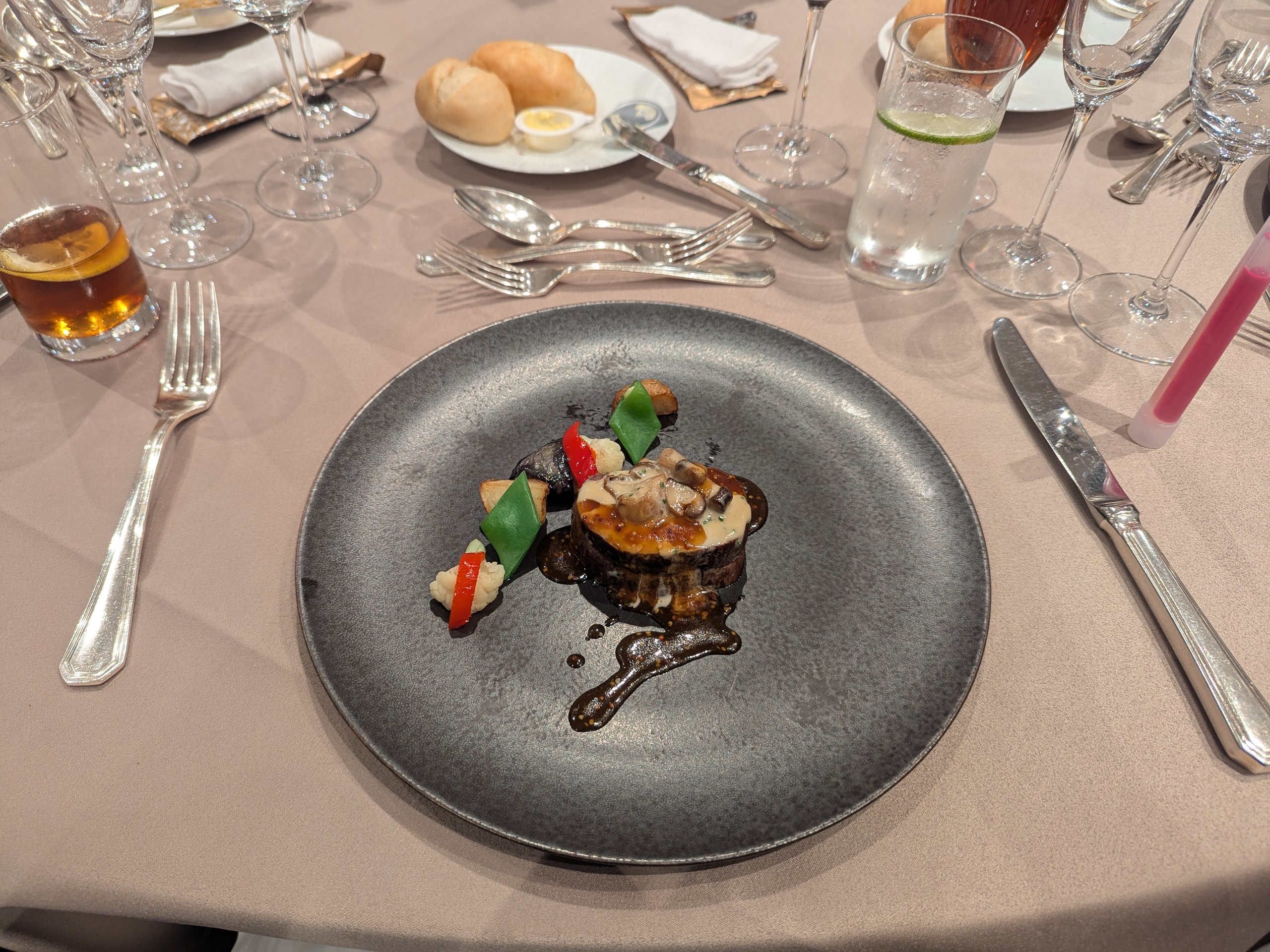 ザ ストリングス表参道