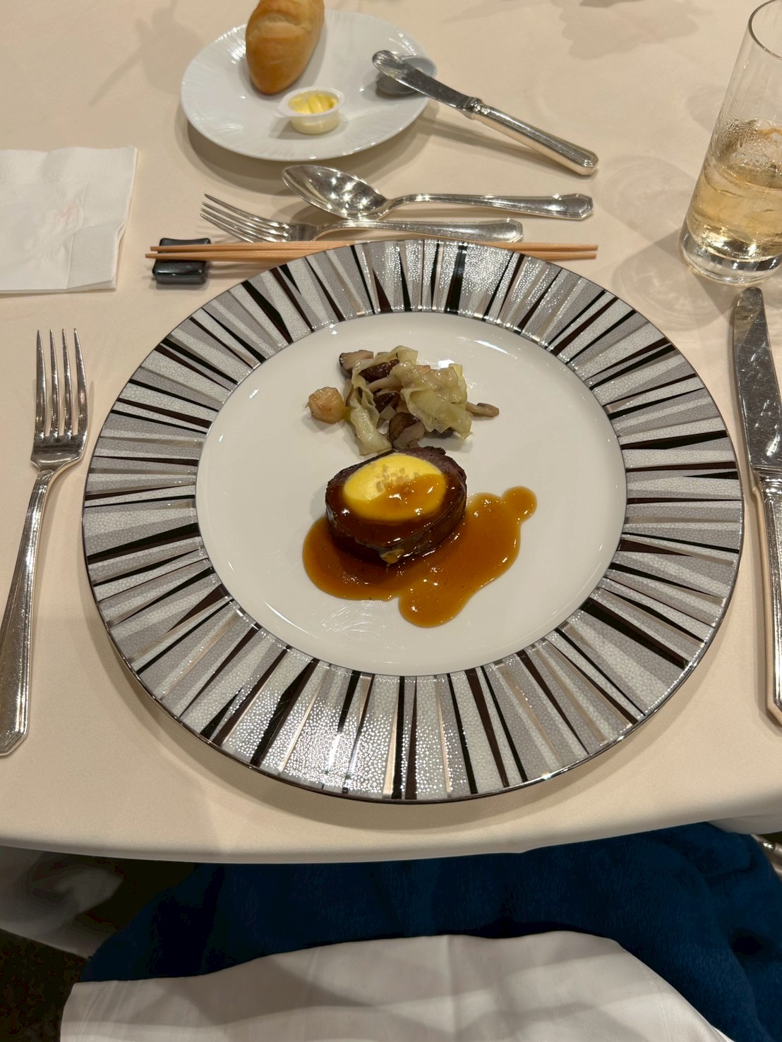 ザ ストリングス表参道