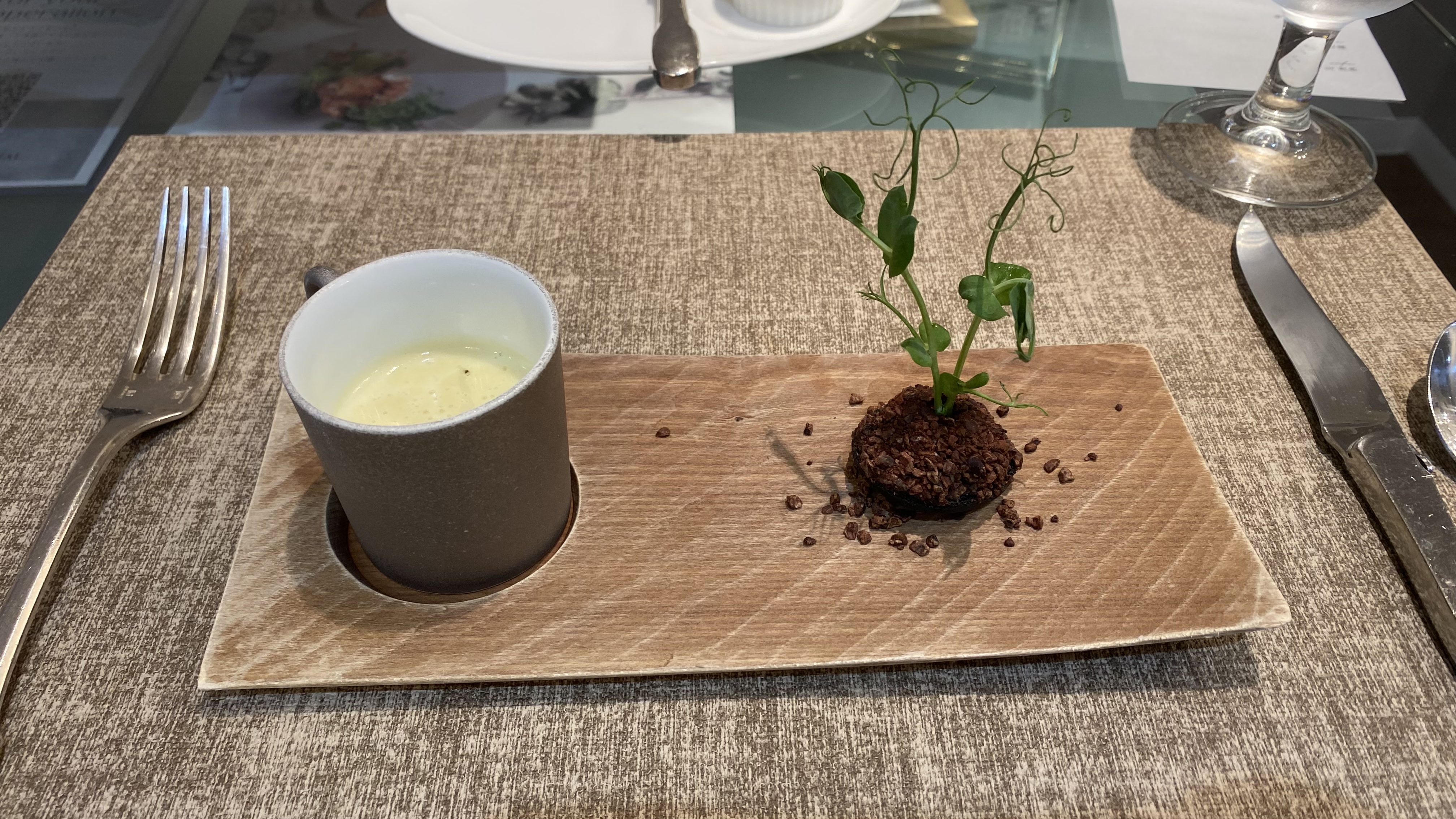 セント・ラファエロチャペル御堂筋