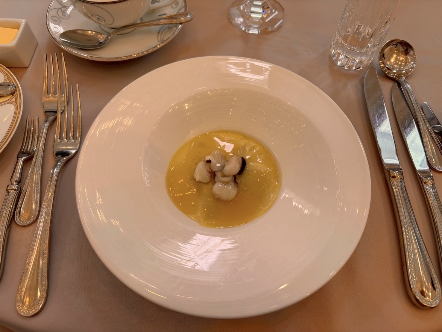 18 (アンウィット) Produced by Casa d' Angela