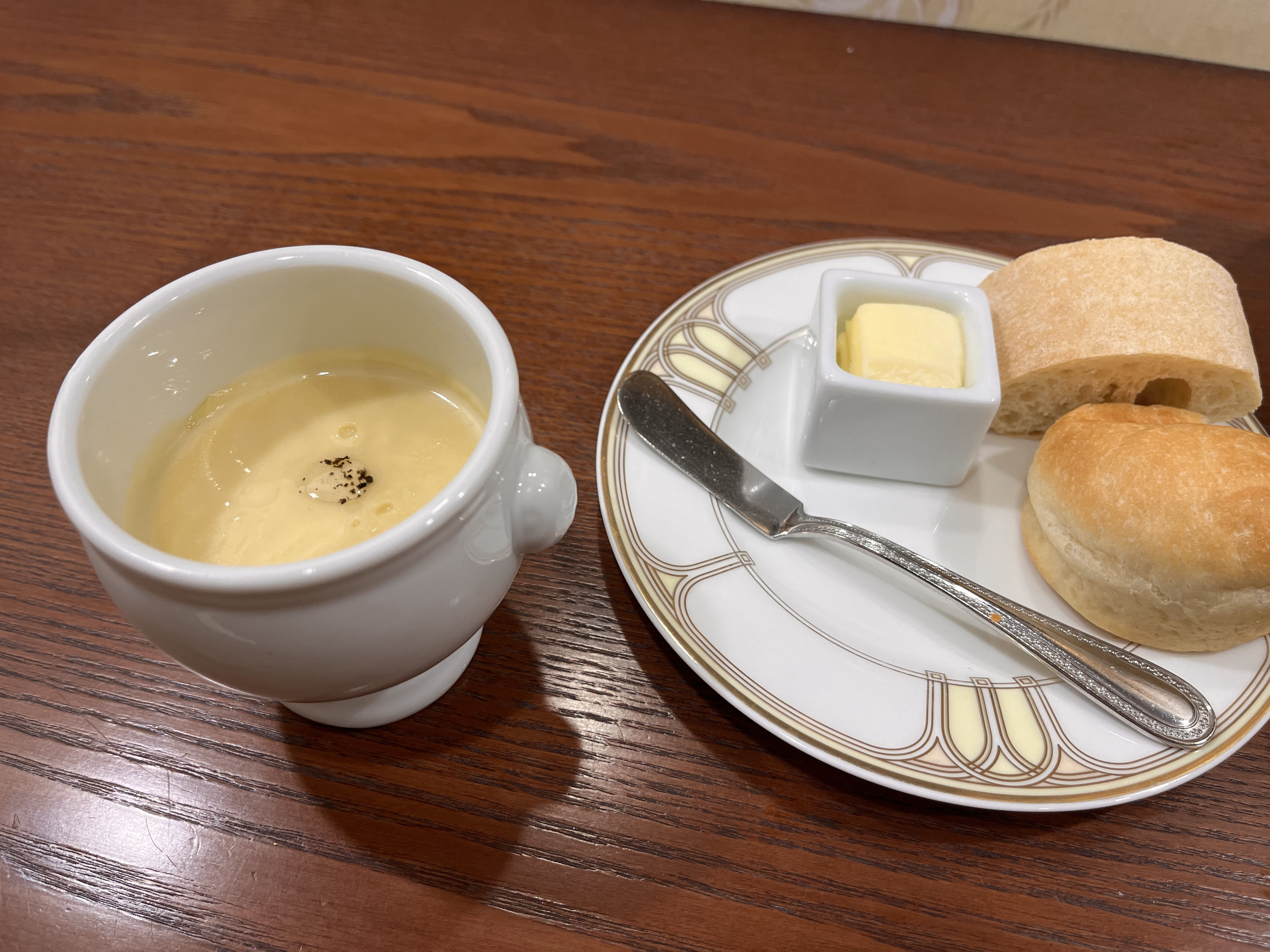 18 (アンウィット) Produced by Casa d' Angela