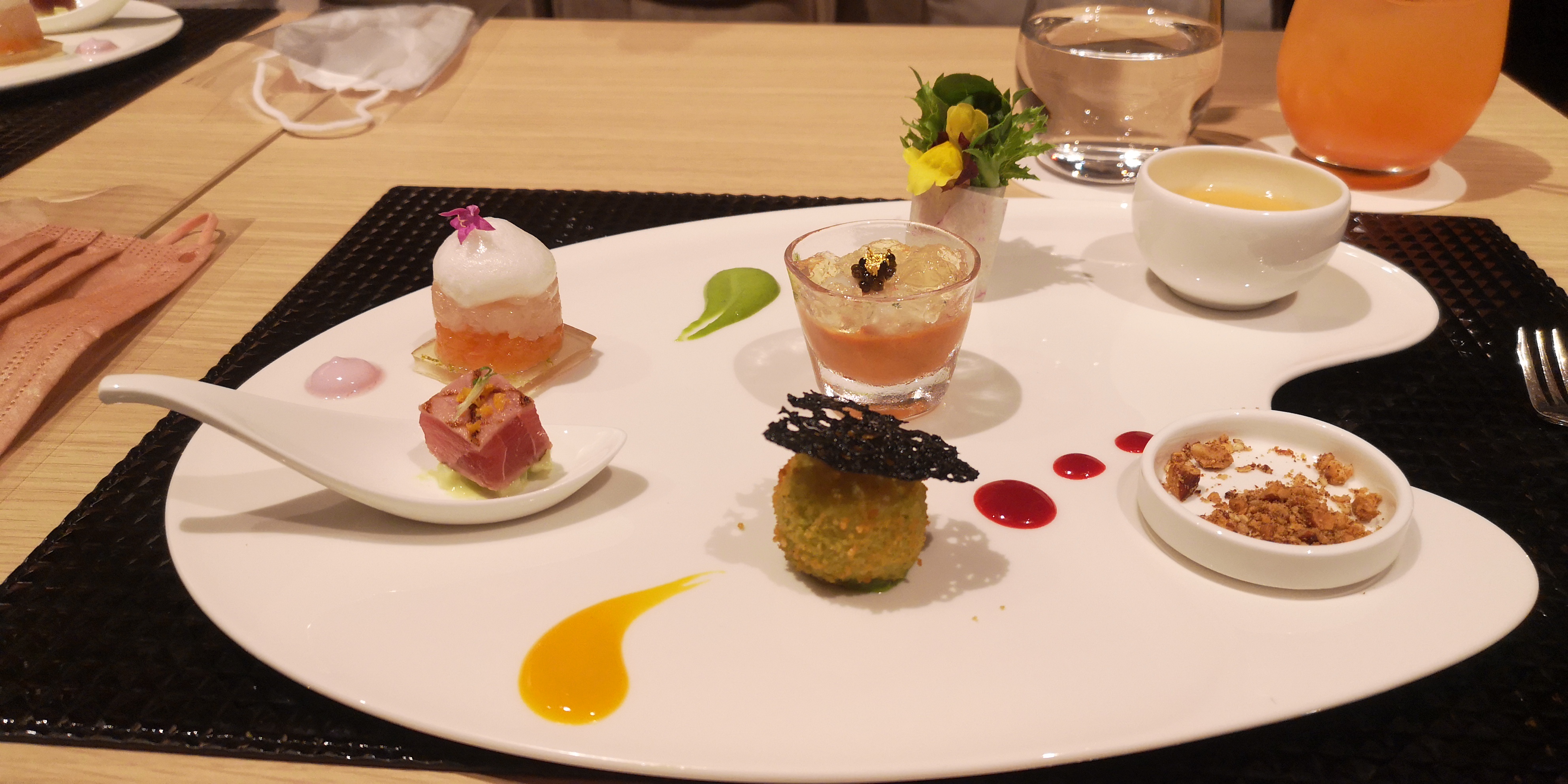 ザ ストリングス表参道