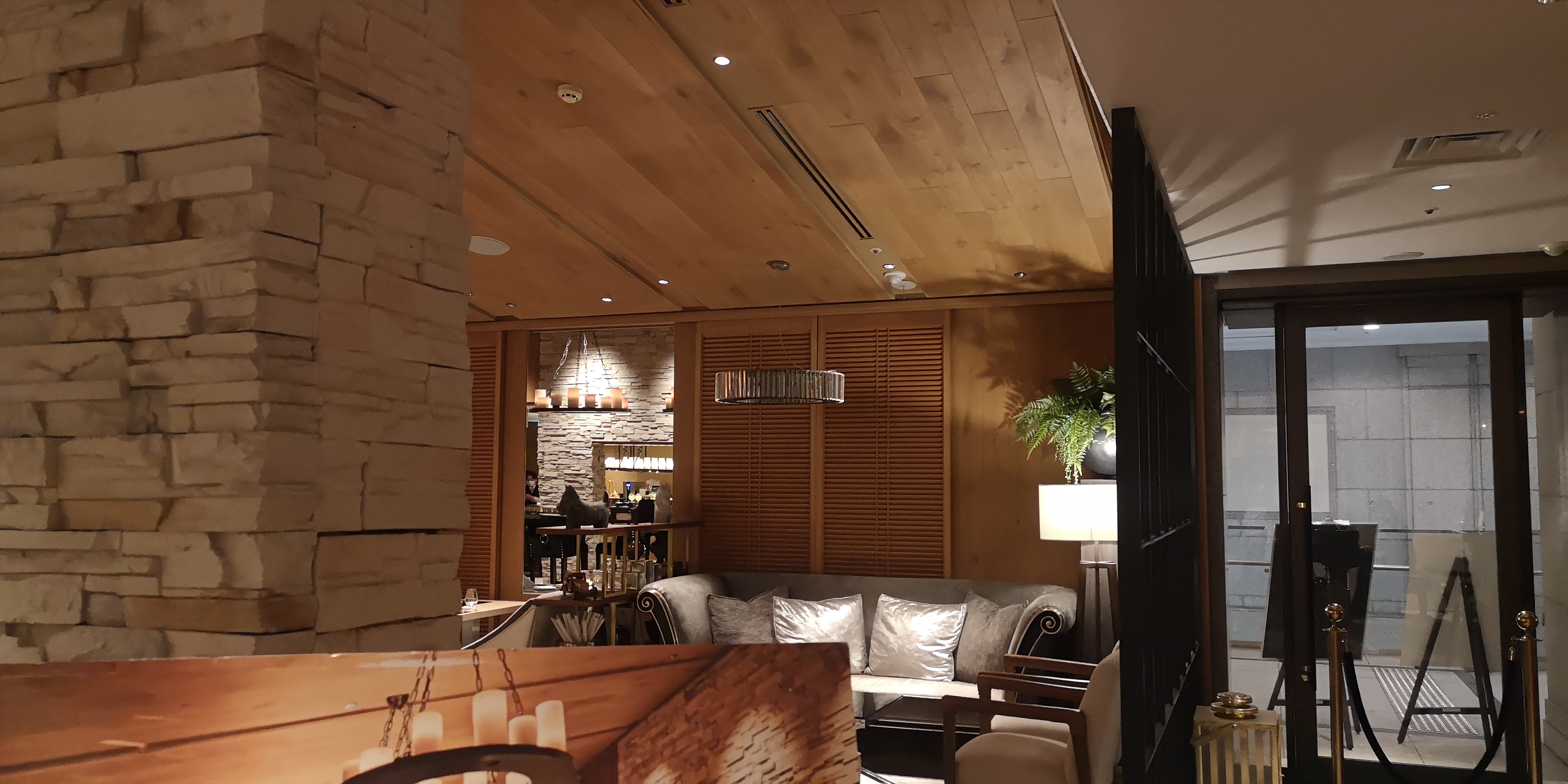 ザ ストリングス表参道