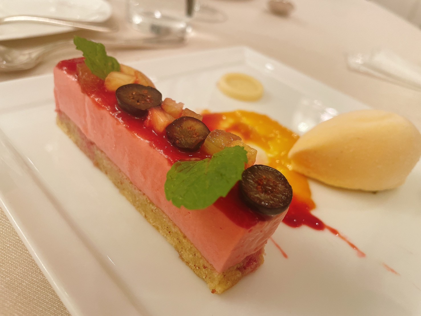 セント・ラファエロチャペル御堂筋