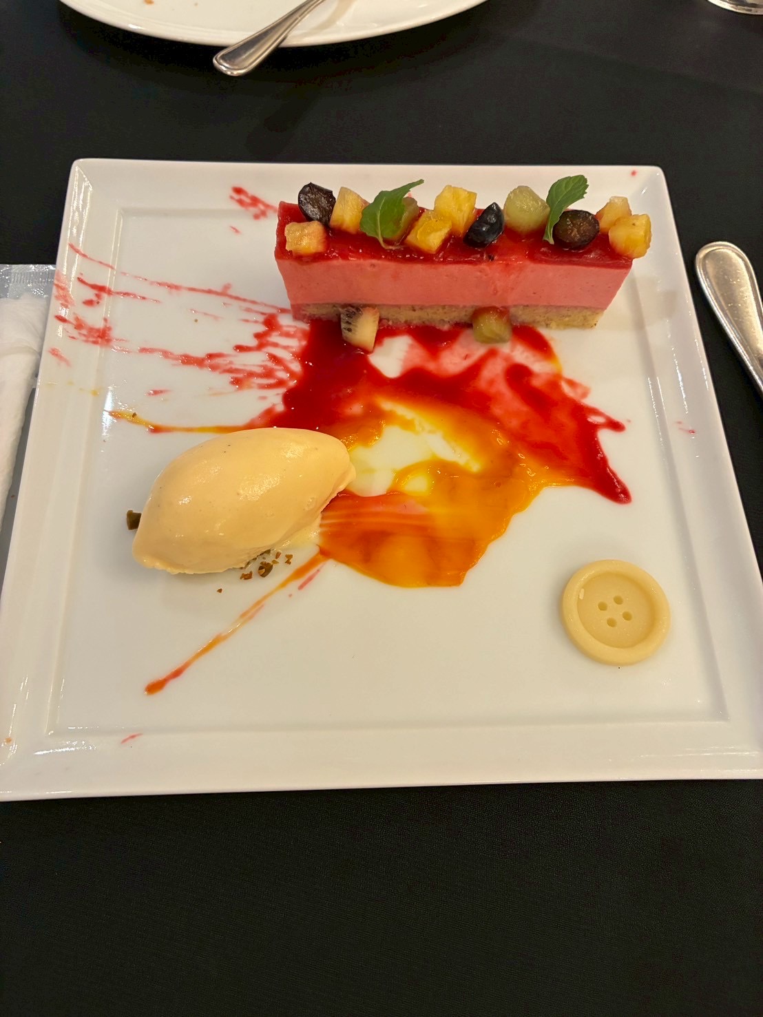 セント・ラファエロチャペル御堂筋