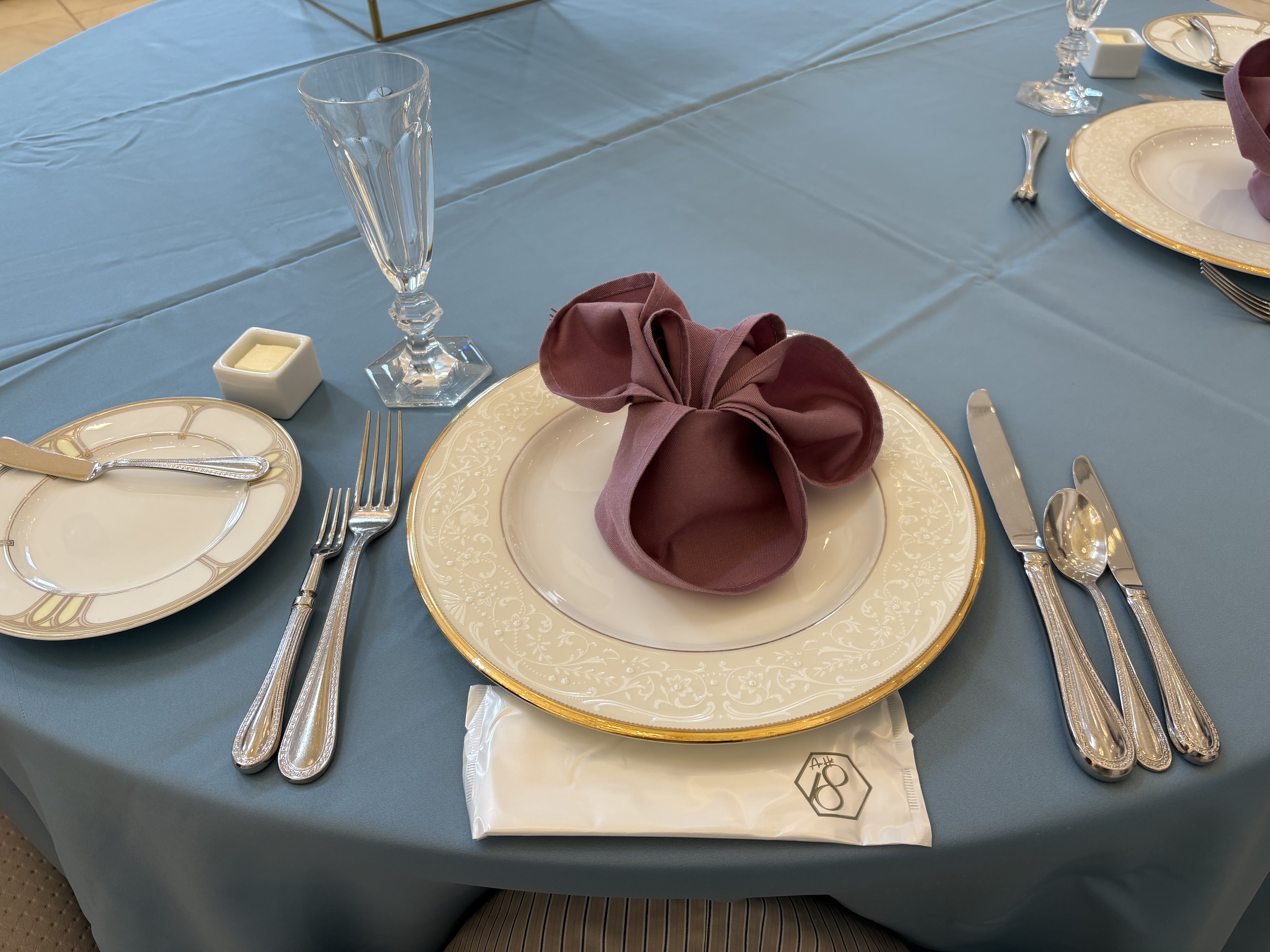 18 (アンウィット) Produced by Casa d' Angela